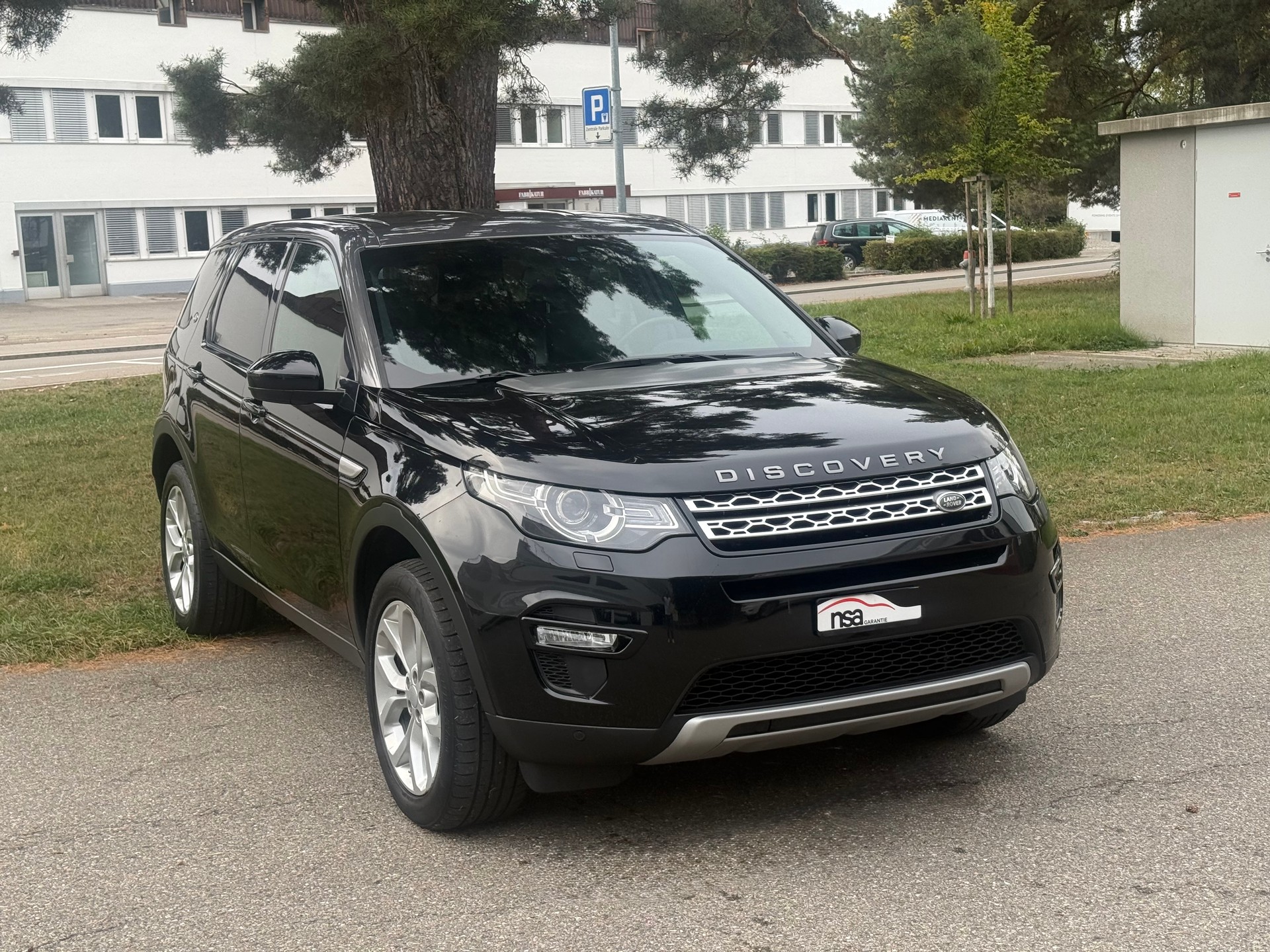 LAND ROVER Discovery Sport 2.0 TD4 HSE AT9-image-1