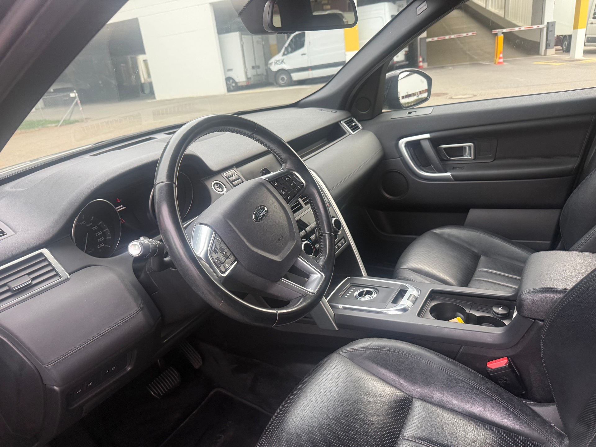 LAND ROVER Discovery Sport 2.0 TD4 HSE AT9-image-6