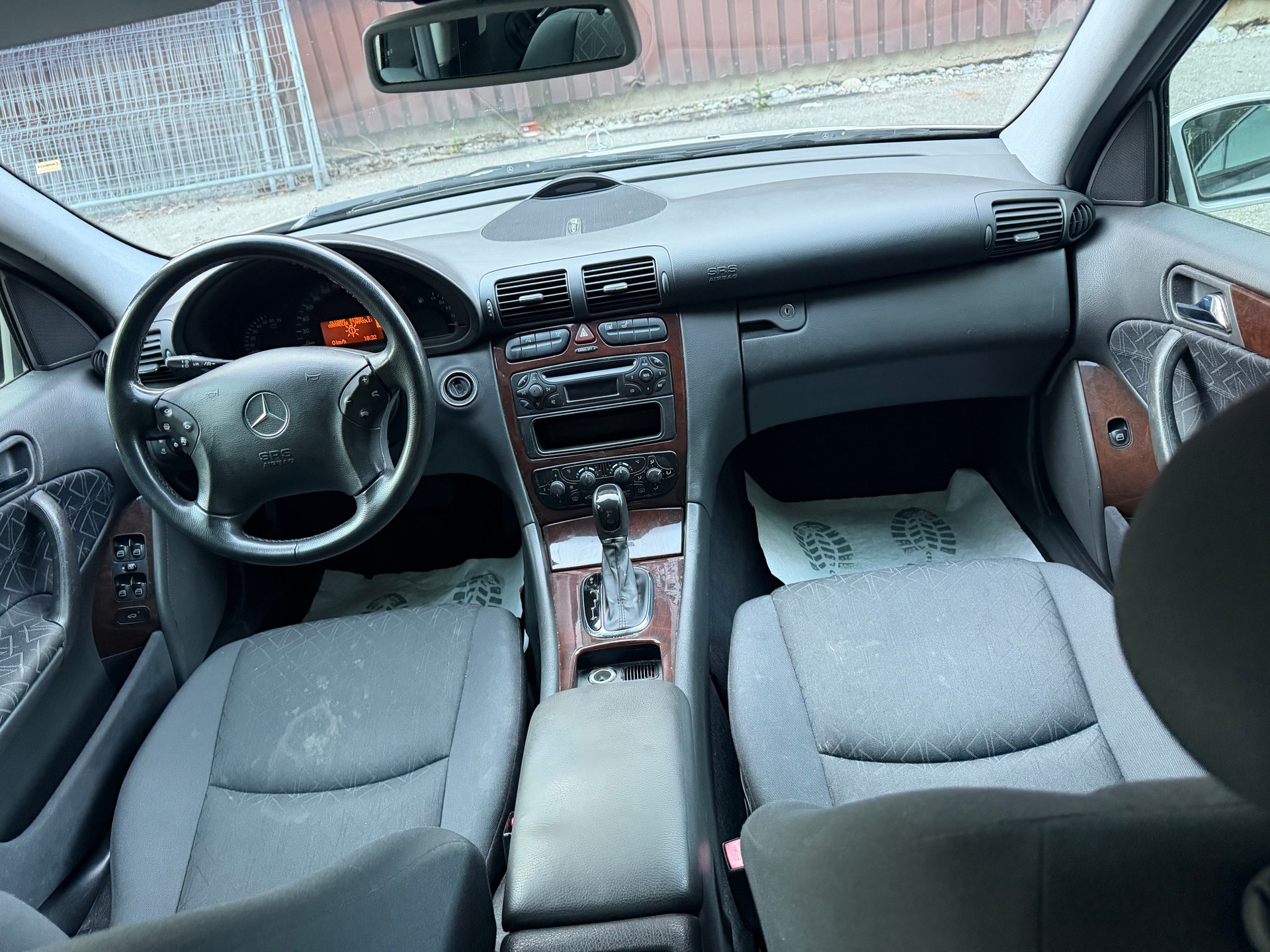 MERCEDES-BENZ C 240 Classic 4Matic Automatic-image-8