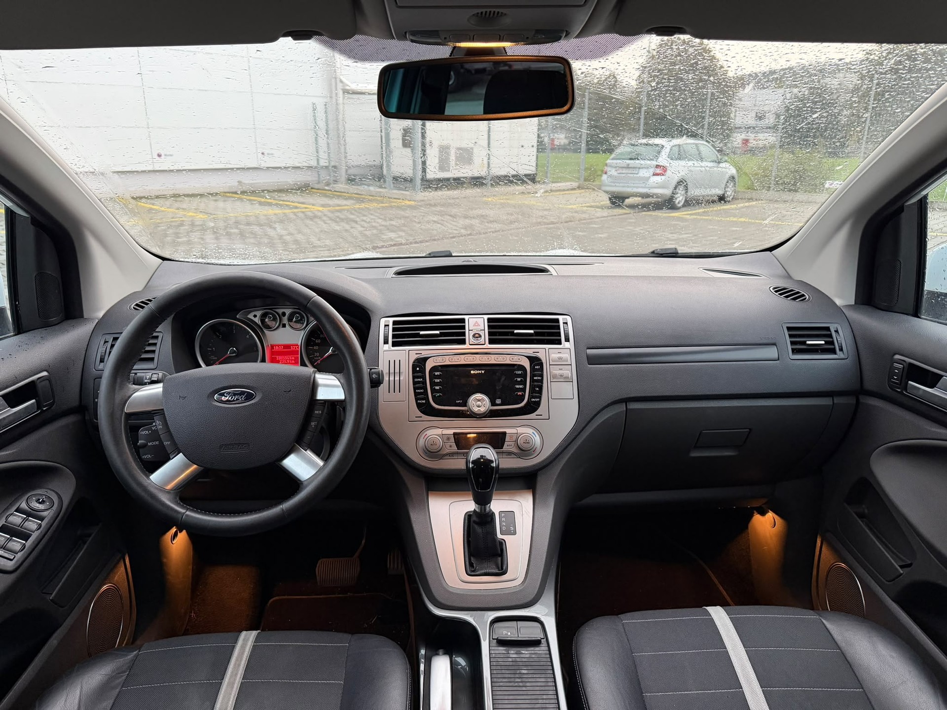 FORD Kuga 2.0 TDCi Titanium 4WD PowerShift-image-8