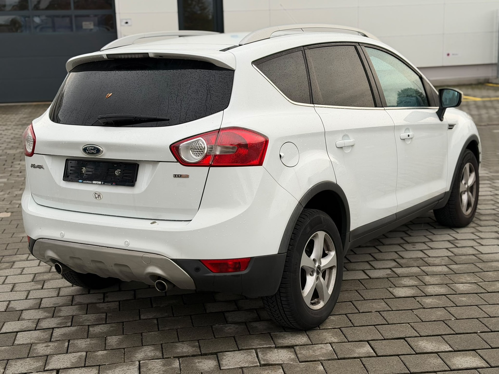 FORD Kuga 2.0 TDCi Titanium 4WD PowerShift-image-5