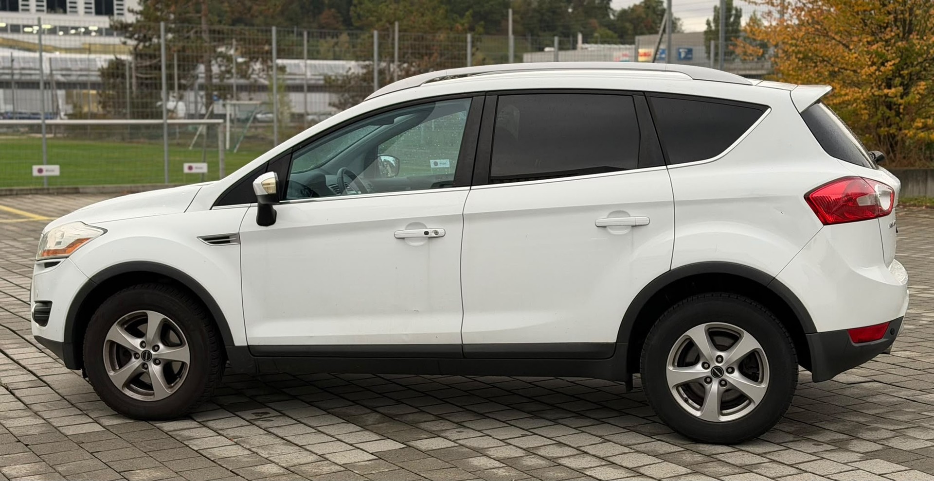 FORD Kuga 2.0 TDCi Titanium 4WD PowerShift-image-4