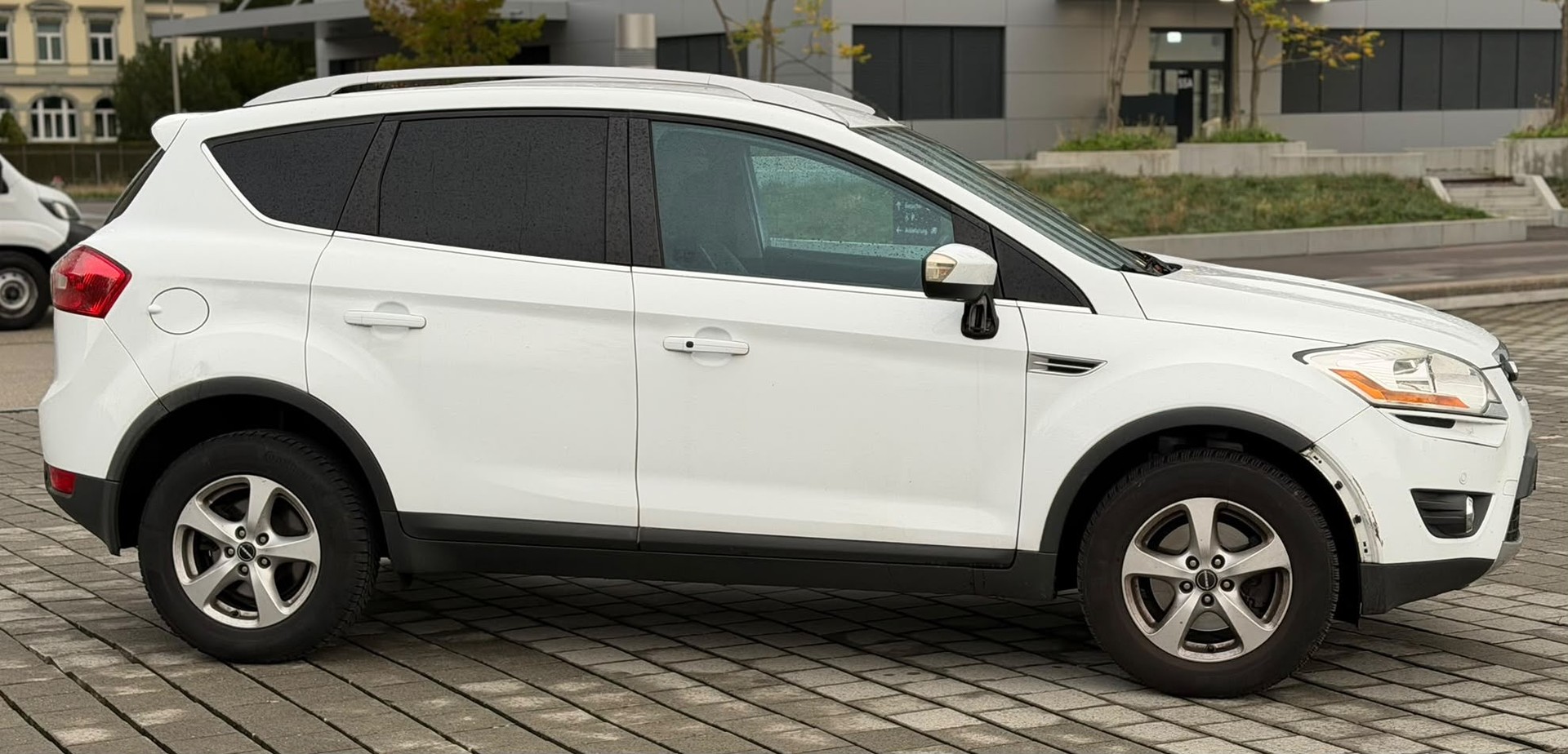 FORD Kuga 2.0 TDCi Titanium 4WD PowerShift-image-3
