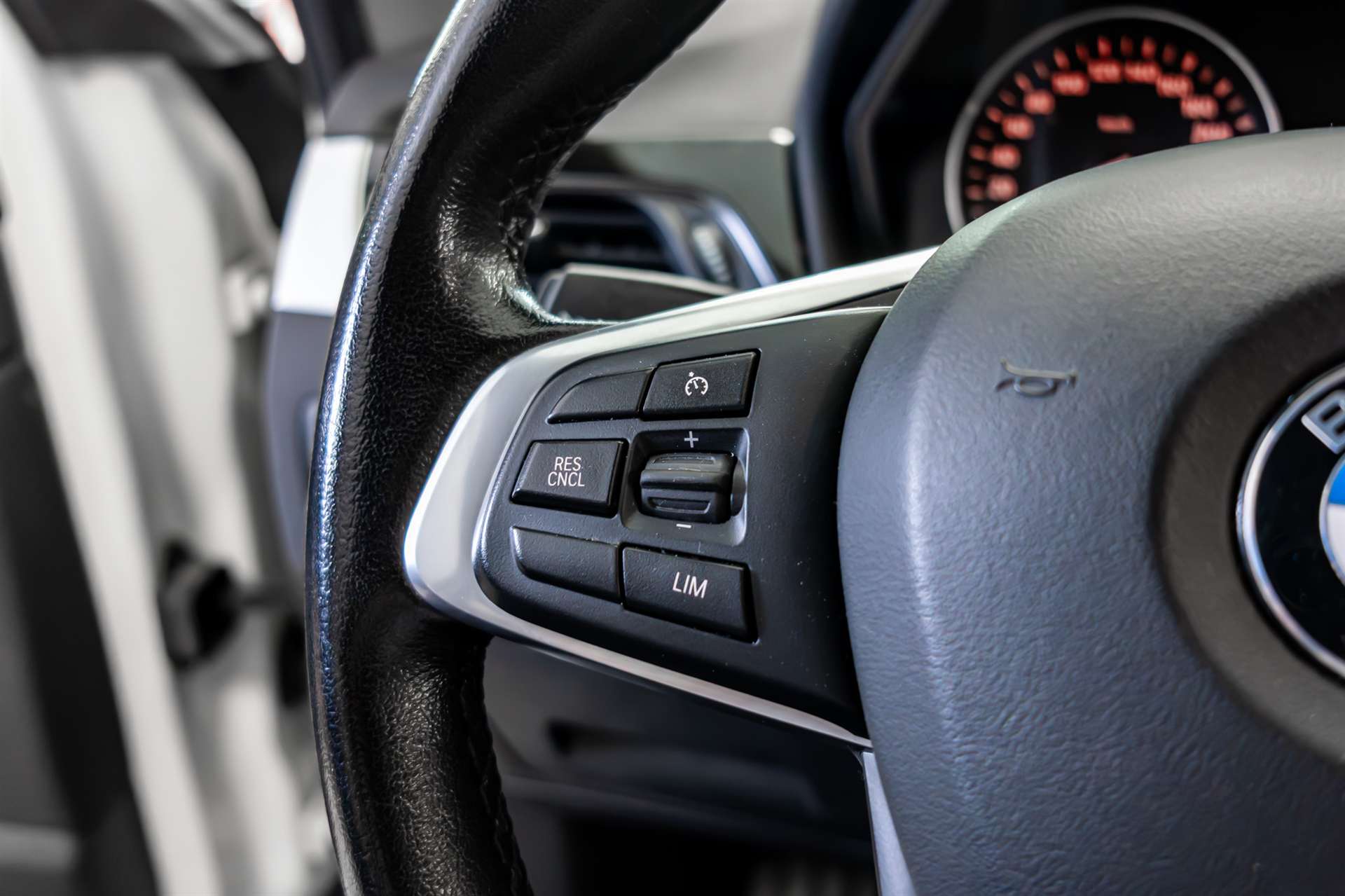 BMW X1 xDrive 20d Steptronic-image-7