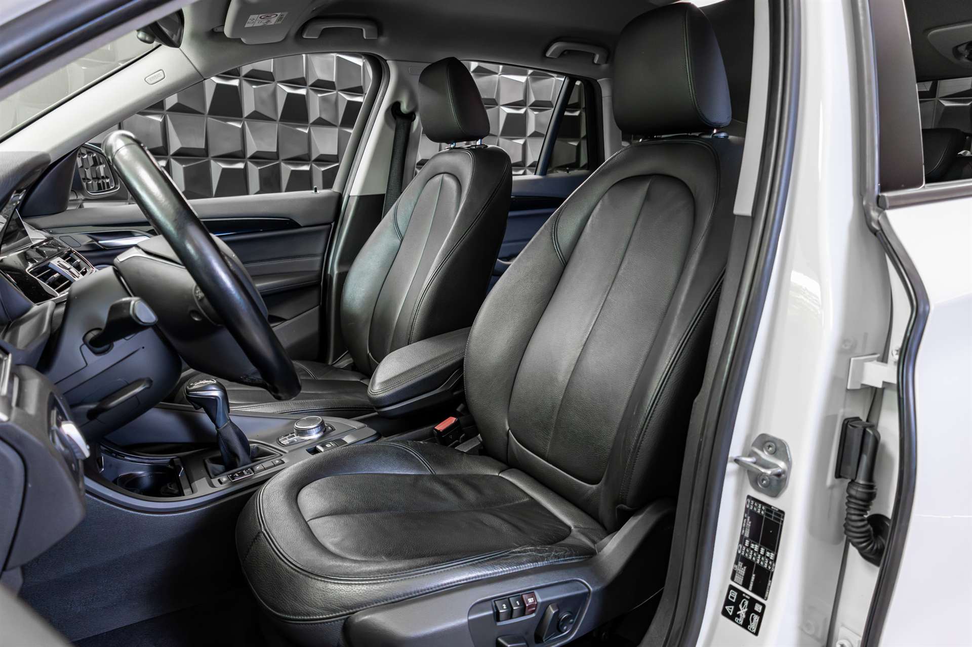 BMW X1 xDrive 20d Steptronic-image-13