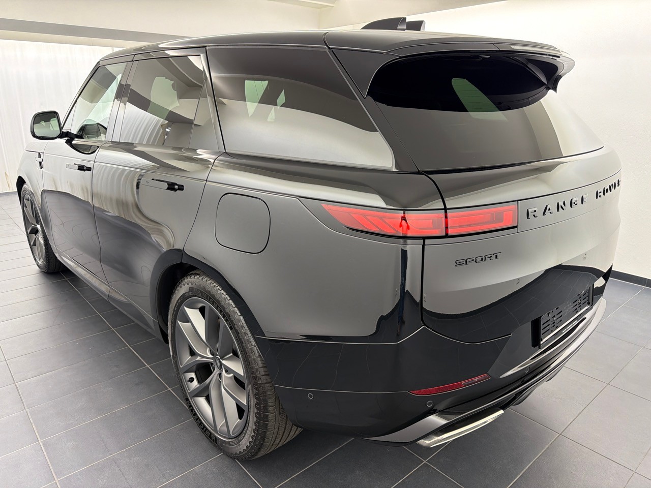 LAND ROVER RR Sport P460e Dyn. SE-showroom-element-1