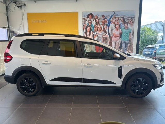 DACIA Jogger TCe 110 Extreme-image-1