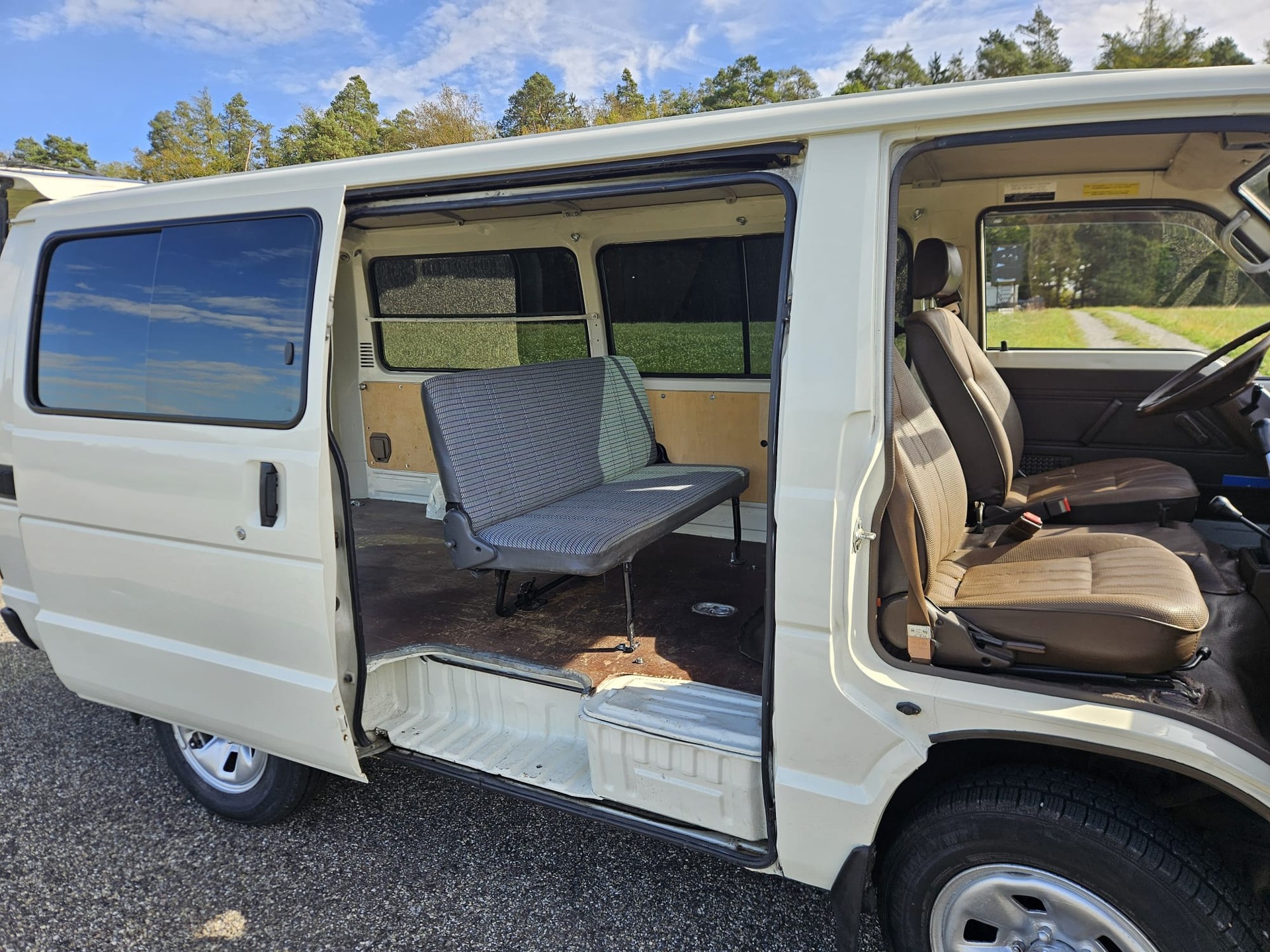 TOYOTA HI-ACE-image-6