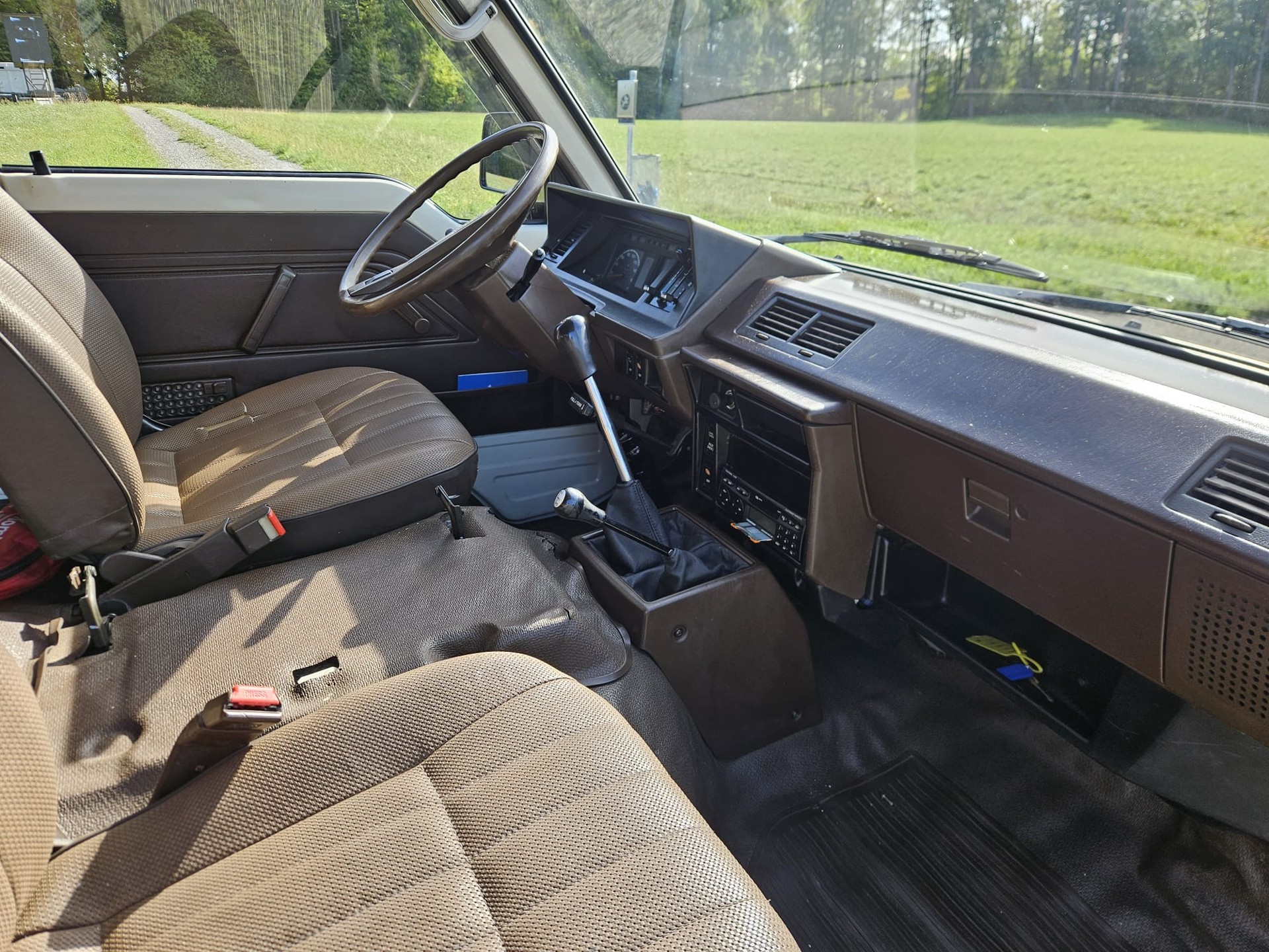 TOYOTA HI-ACE-image-4