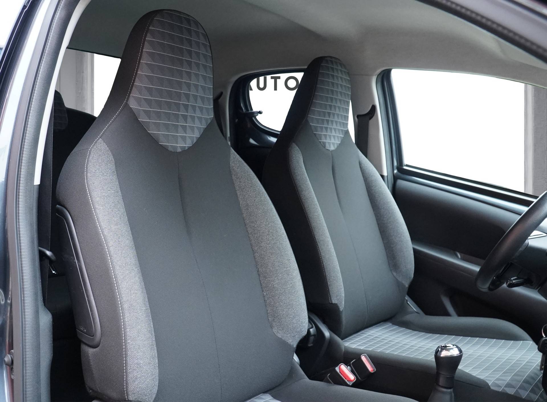 PEUGEOT 108 e-1.0 VTi Stop&Start Allure * CH Fahrzeug*-image-14
