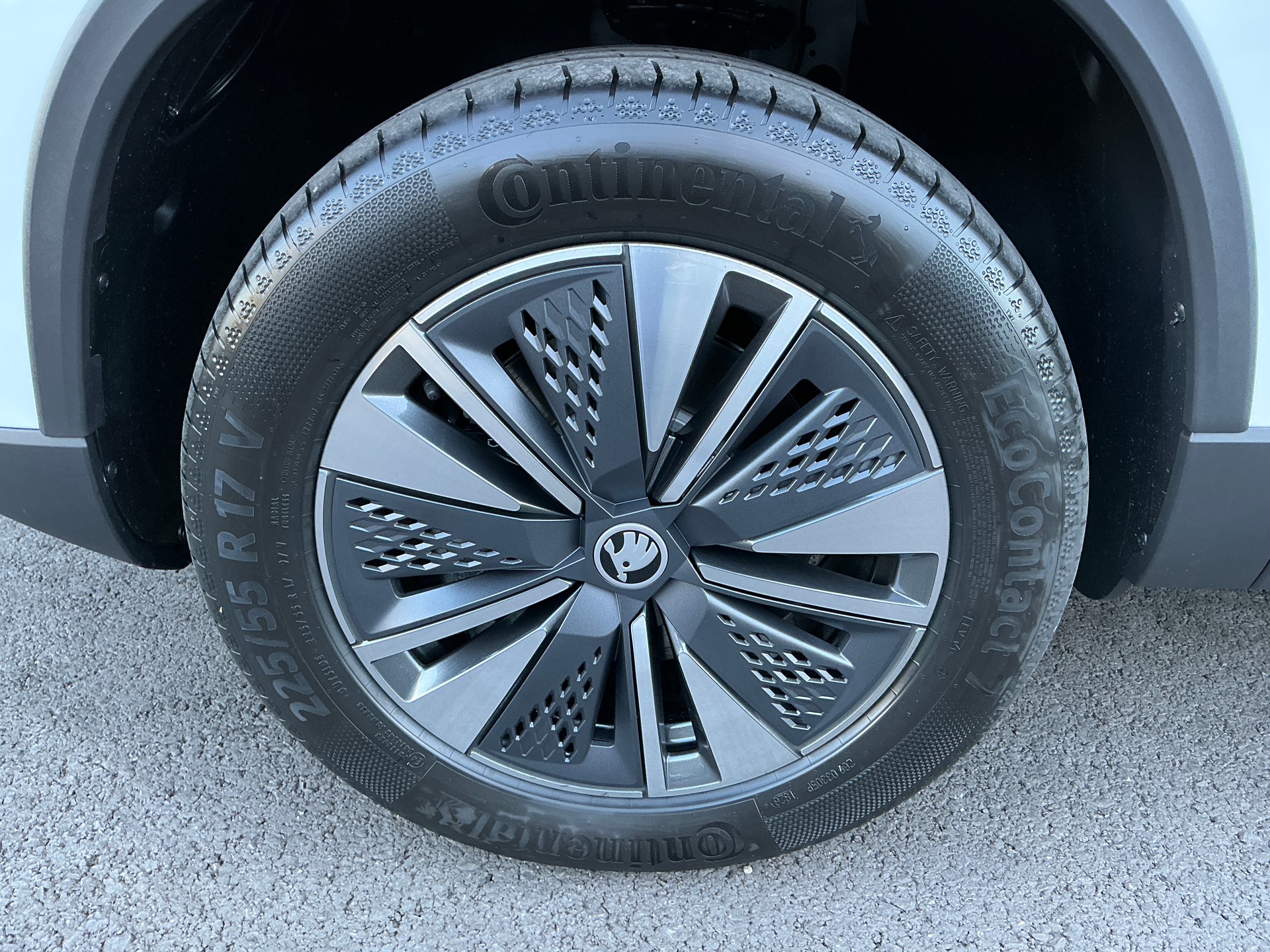 SKODA Karoq 2.0 TDI Dynamic 4x4 DSG-image-3