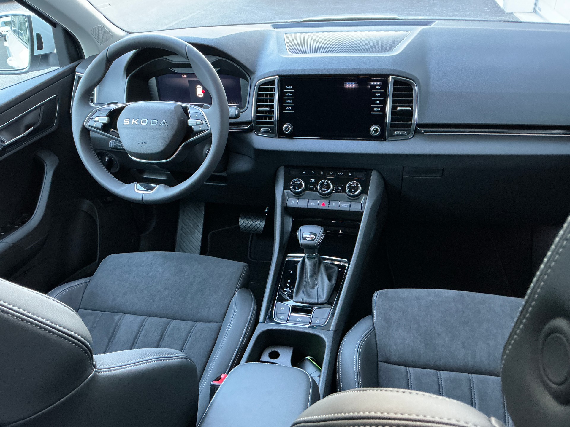 SKODA Karoq 2.0 TDI Dynamic 4x4 DSG-image-7