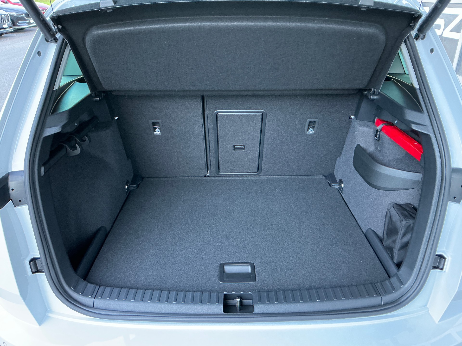 SKODA Karoq 2.0 TDI Dynamic 4x4 DSG-image-5