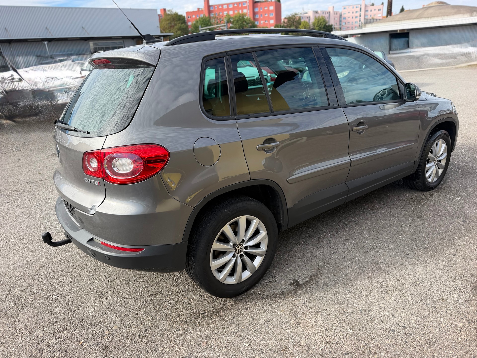 VW Tiguan 2.0 TSI Track&Field-image-4