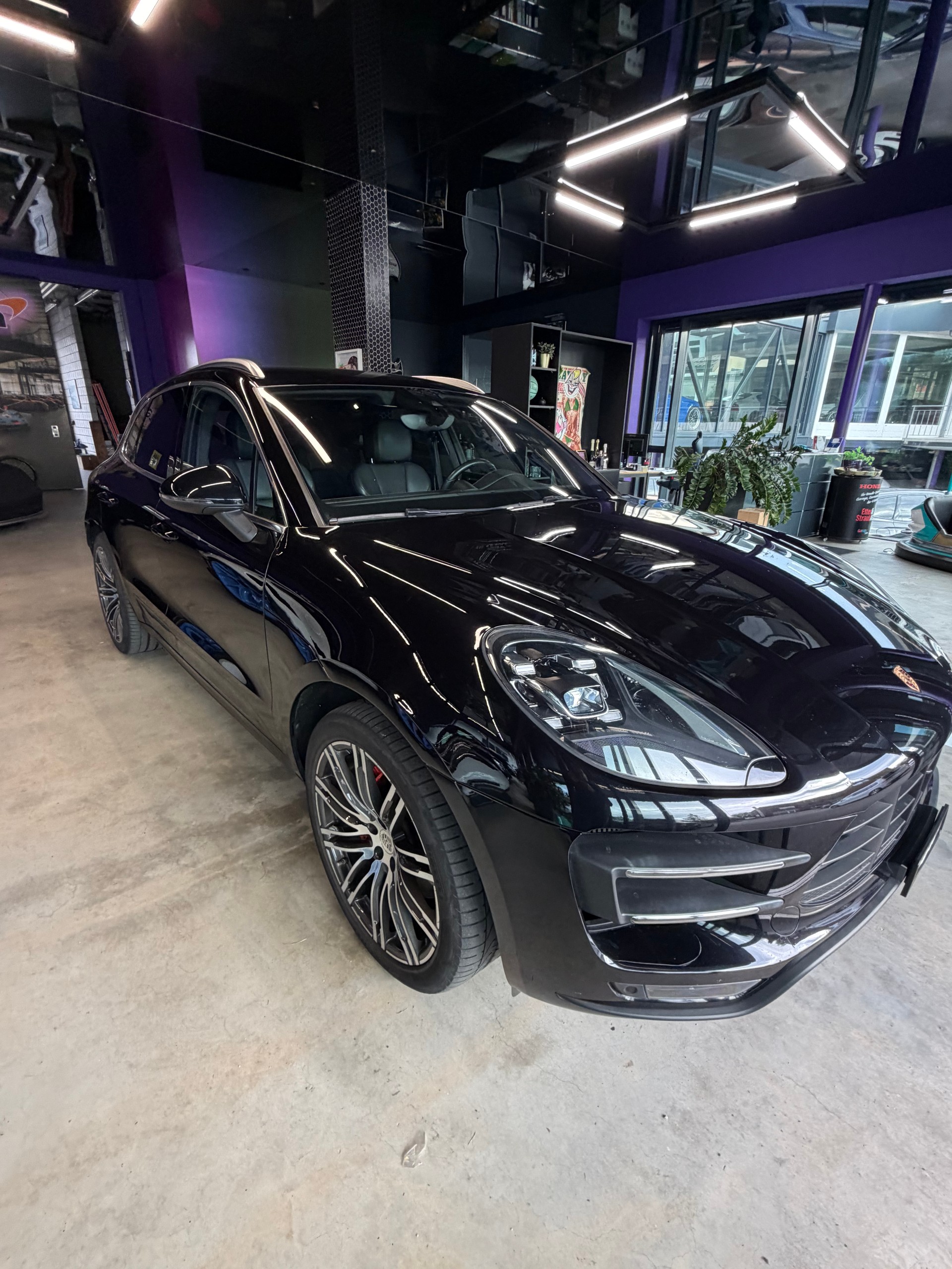 PORSCHE Macan Turbo PDK-image-5