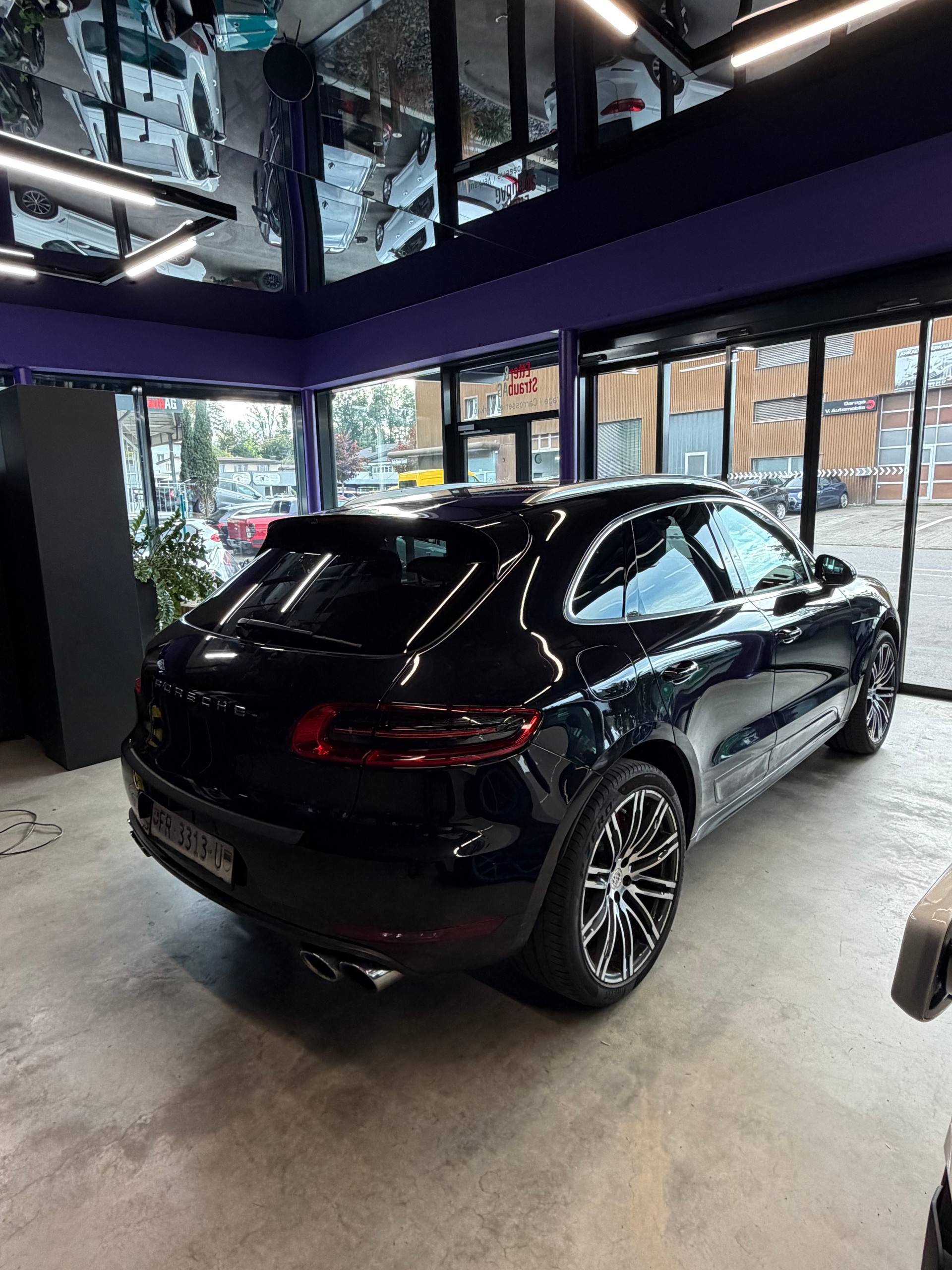 PORSCHE Macan Turbo PDK-image-4