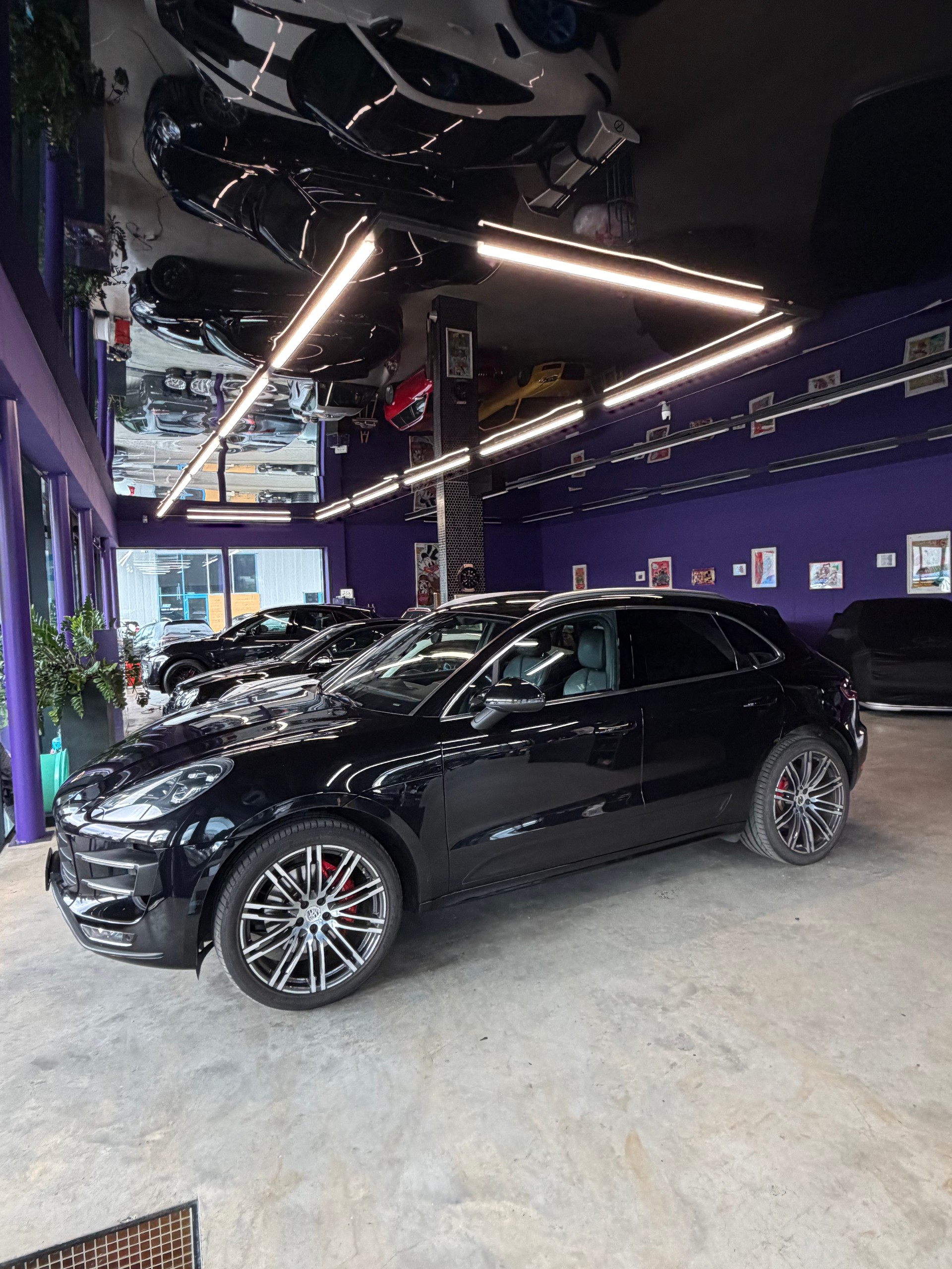PORSCHE Macan Turbo PDK-image-1