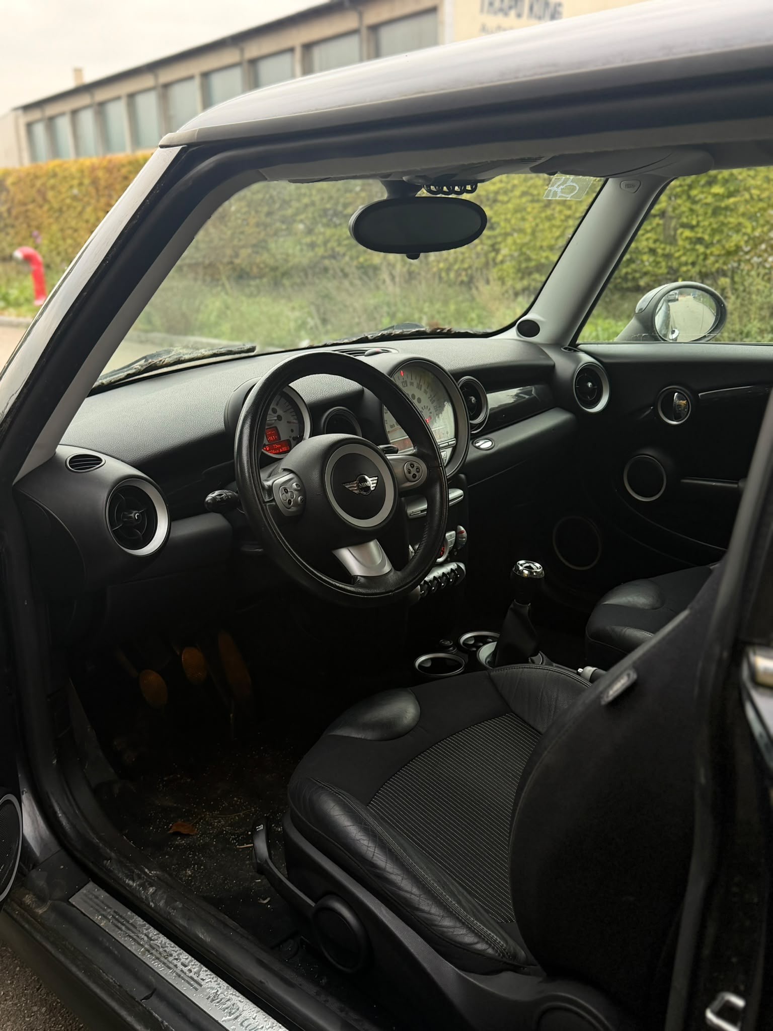 MINI Cooper-image-2