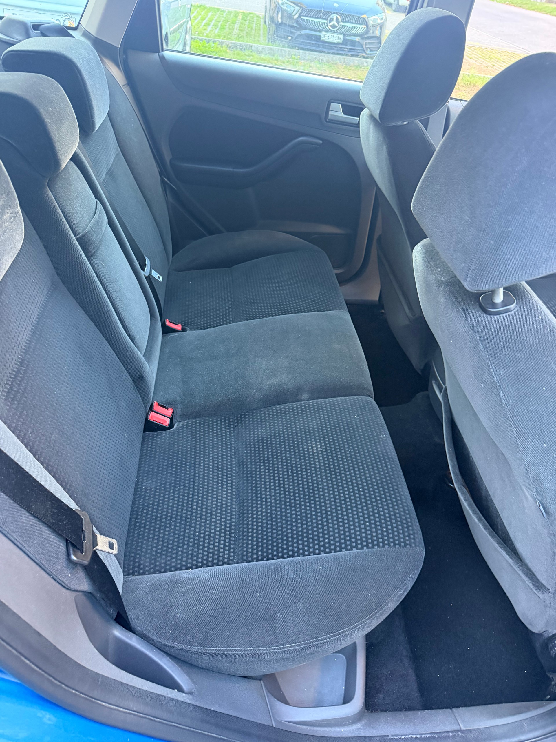 FORD Focus 1.6i Ghia Automatic-image-6
