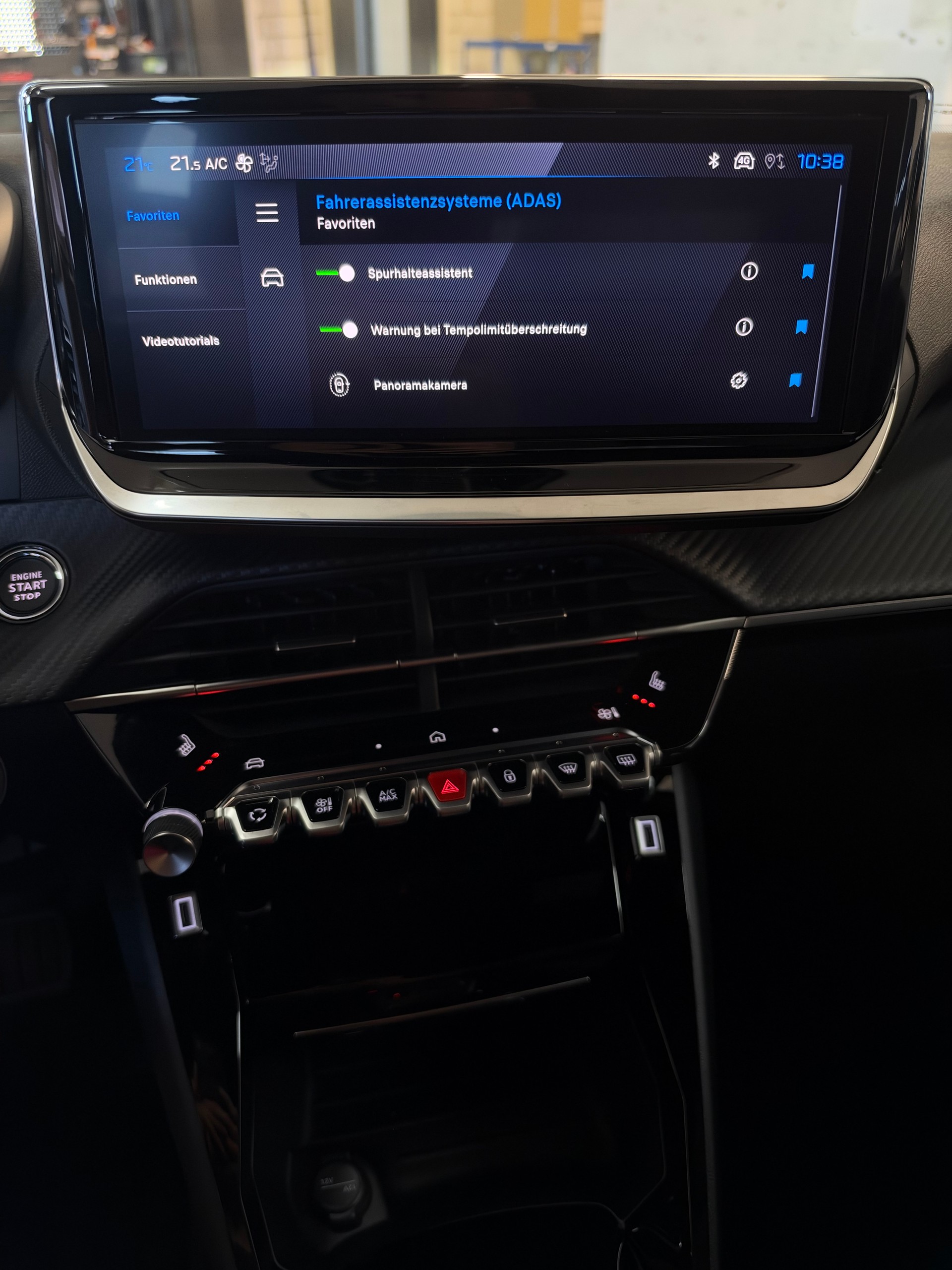 PEUGEOT 2008 1.2 145 MHEV Allure Premium-image-16