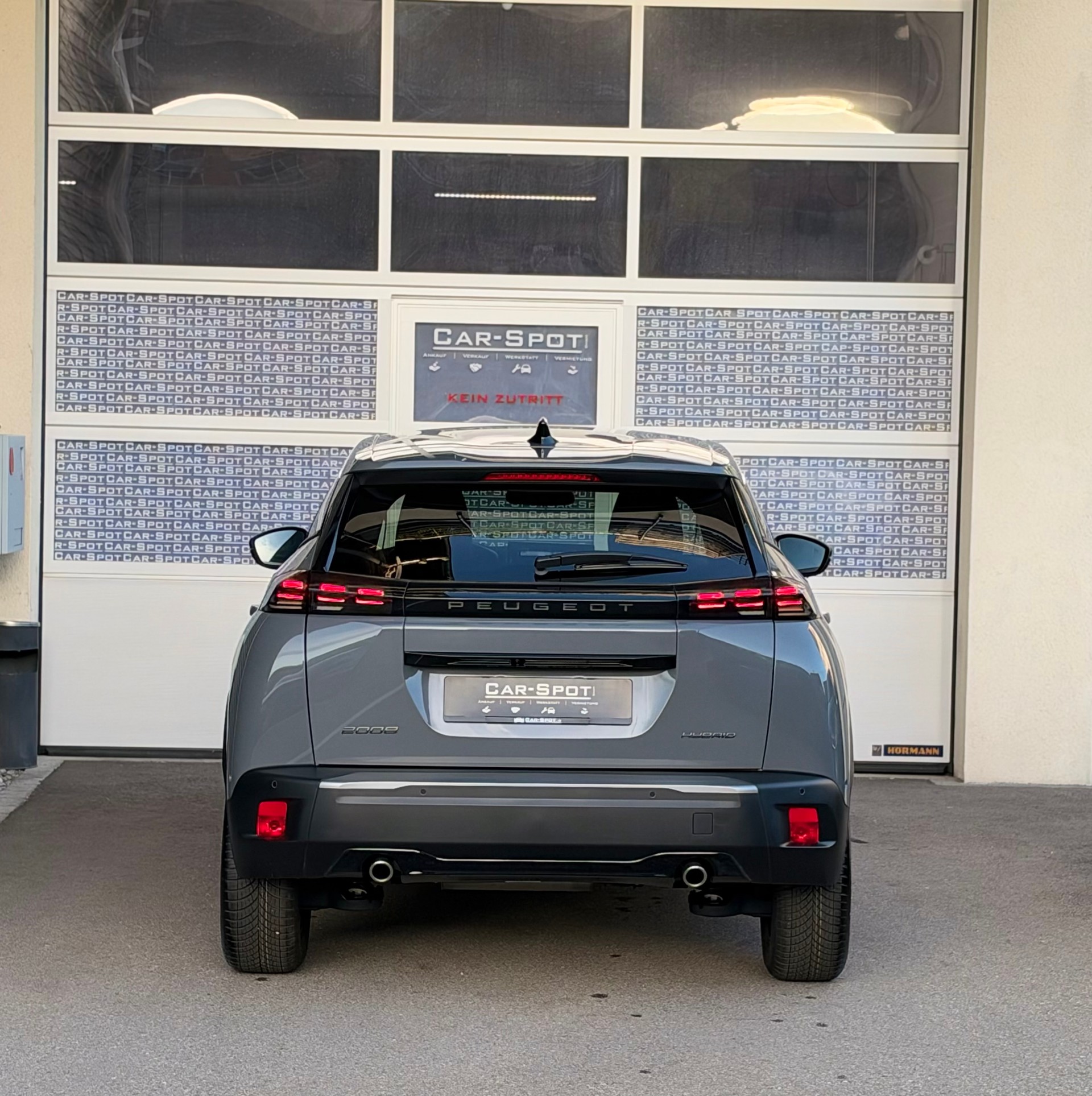 PEUGEOT 2008 1.2 145 MHEV Allure Premium-image-4