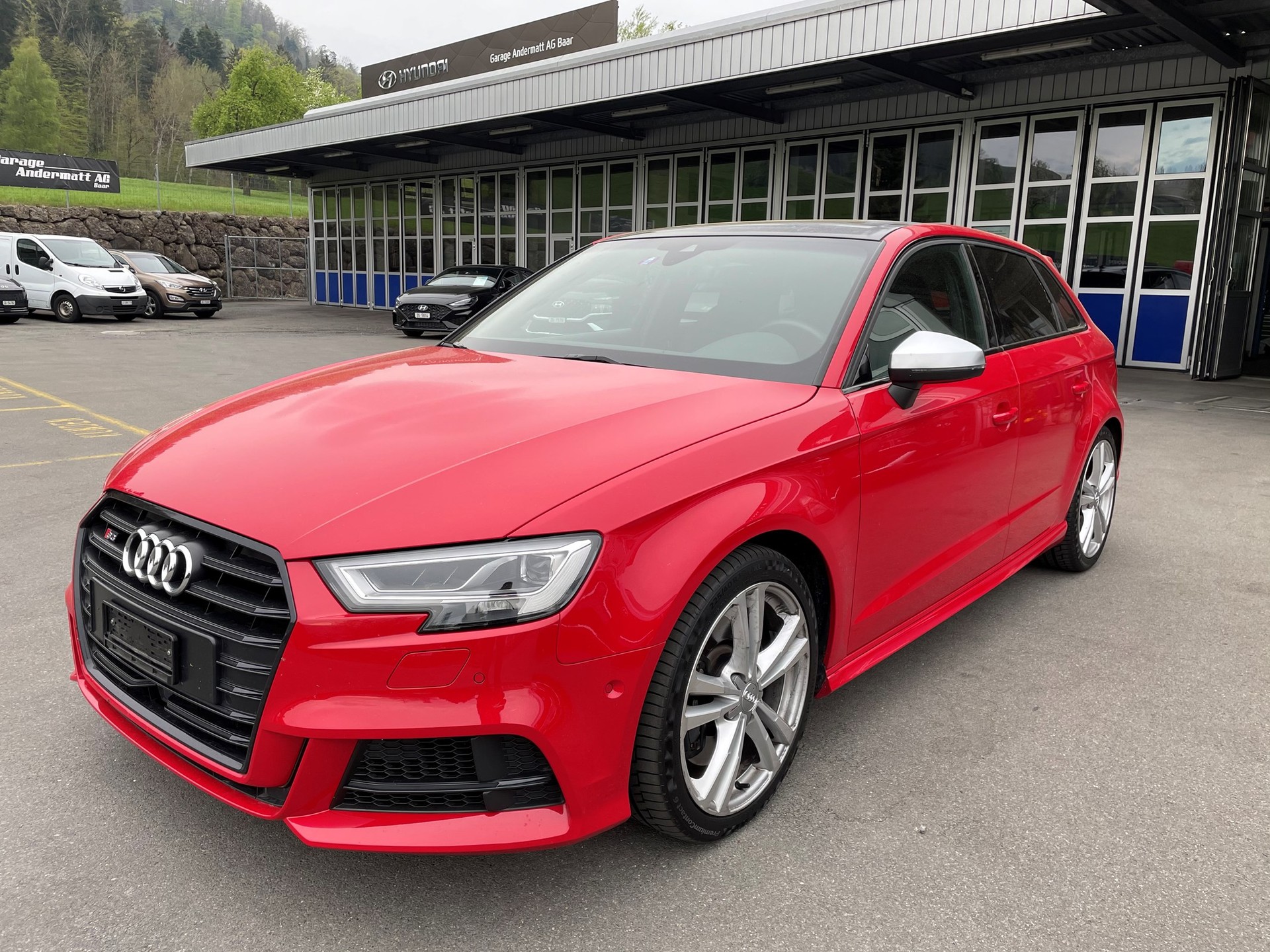 AUDI S3 Sportback 2.0 TFSI quattro S-tronic-showroom-element-1