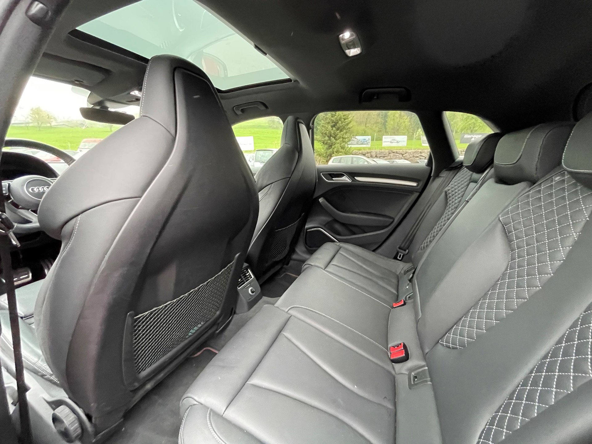 AUDI S3 Sportback 2.0 TFSI quattro S-tronic-image-5