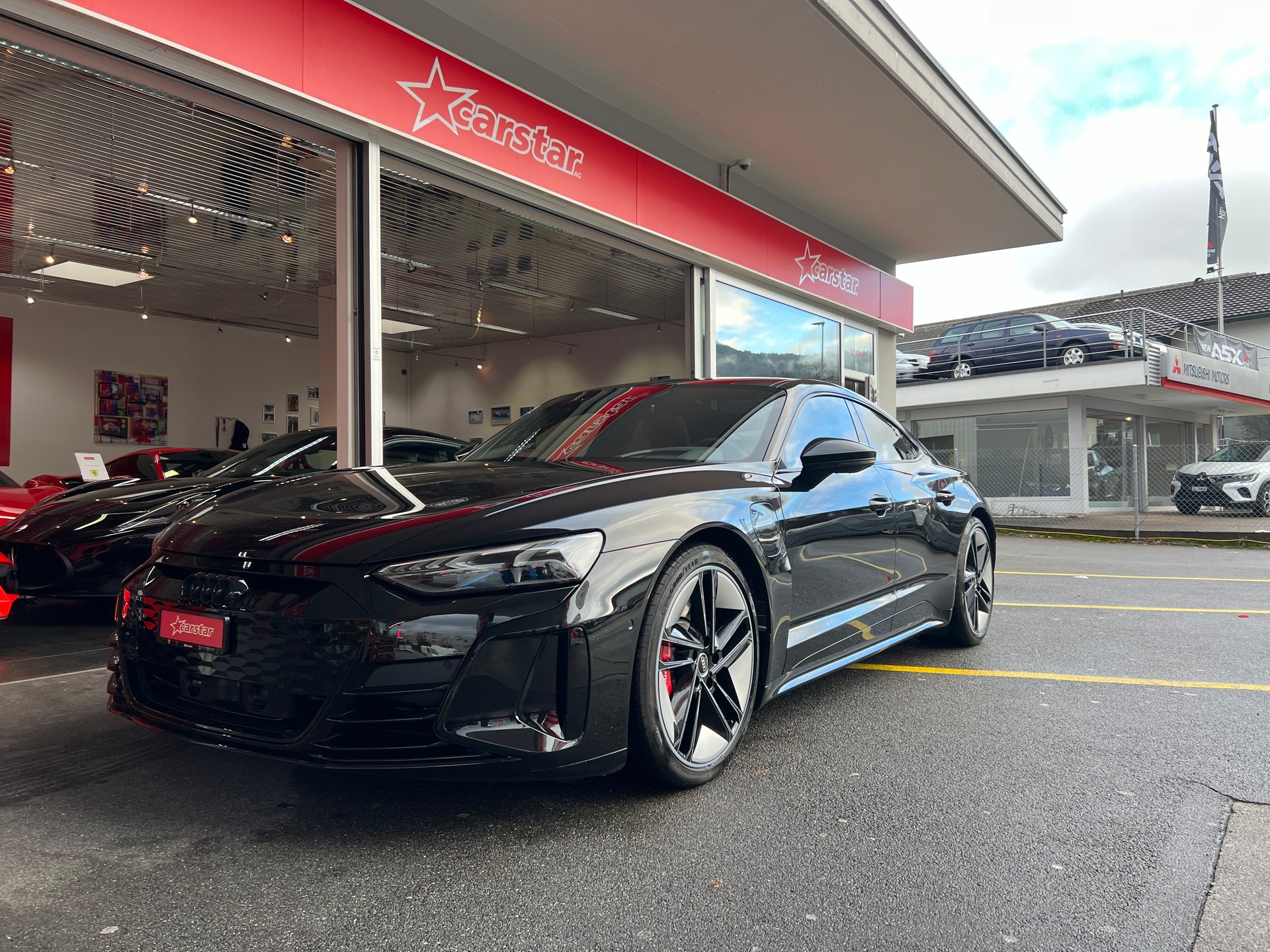 AUDI RS e-tron GT quattro-showroom-element-1