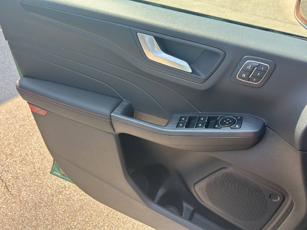 FORD Kuga 2.5 Hybrid ST-Line X 4x4-image-9