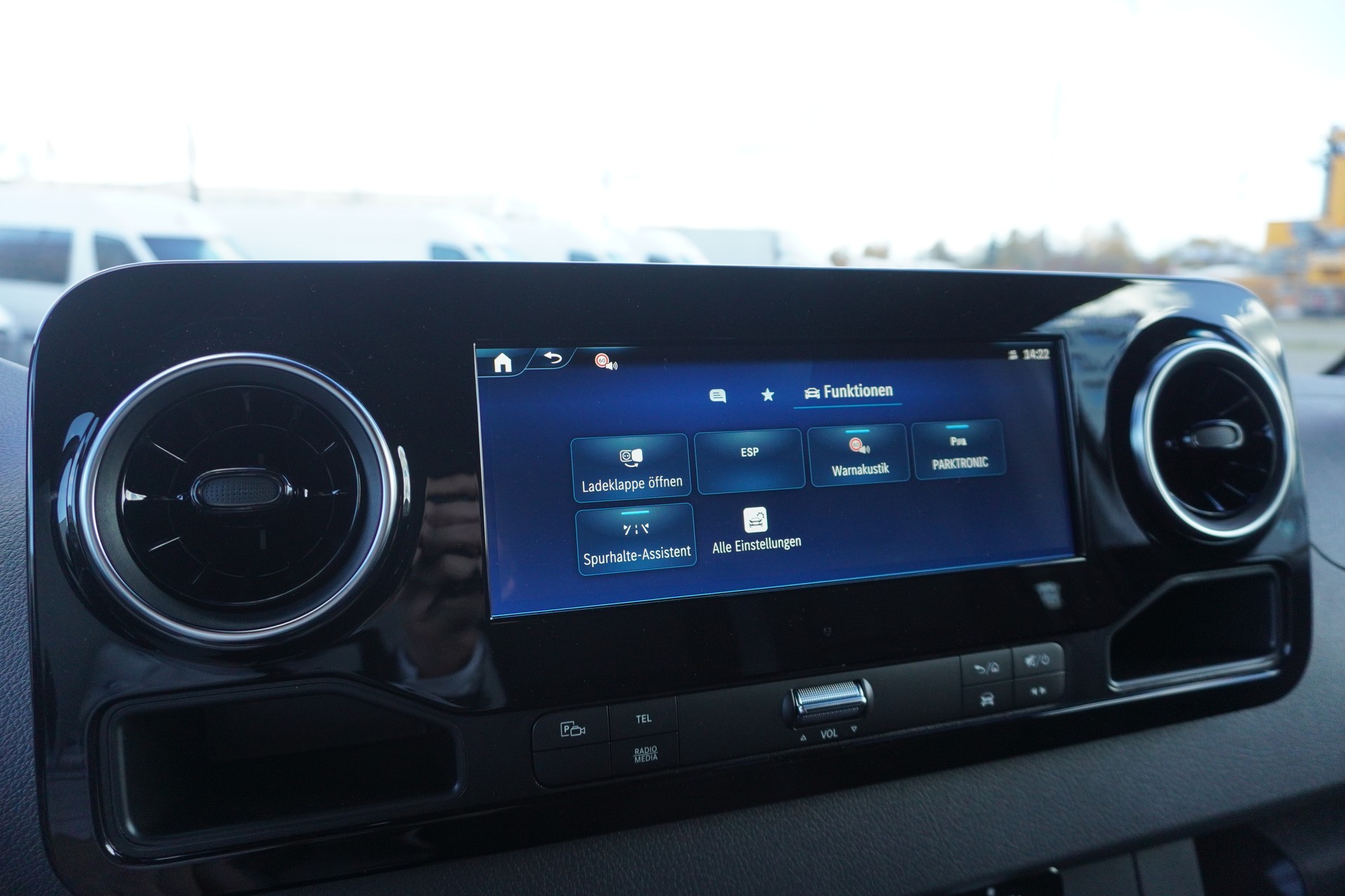 MERCEDES-BENZ eSprinter 420 Pro 4325 L 81kWh-image-9