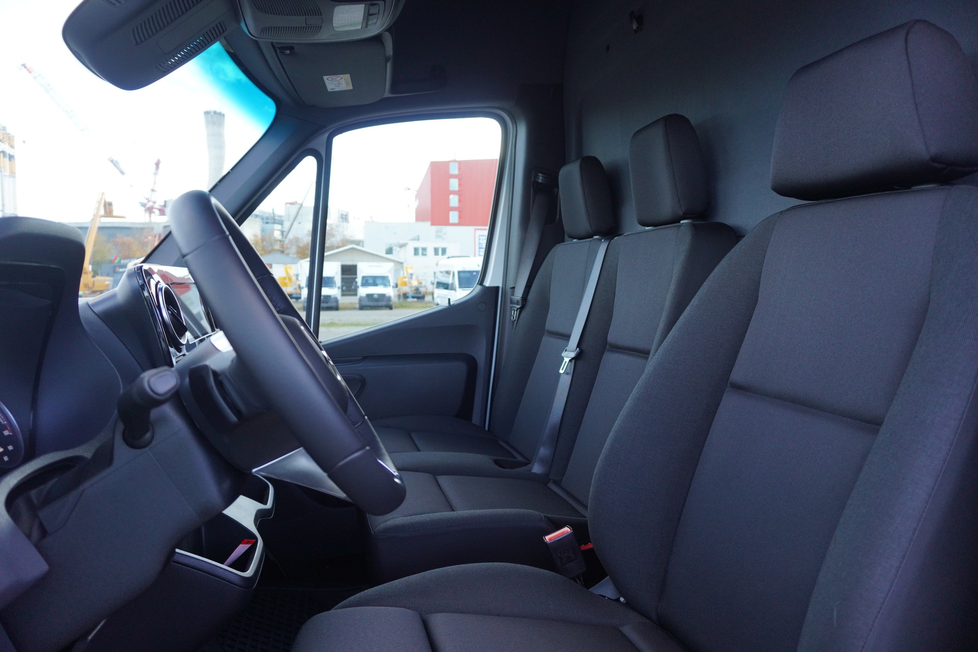 MERCEDES-BENZ eSprinter 420 Pro 4325 L 81kWh-image-4