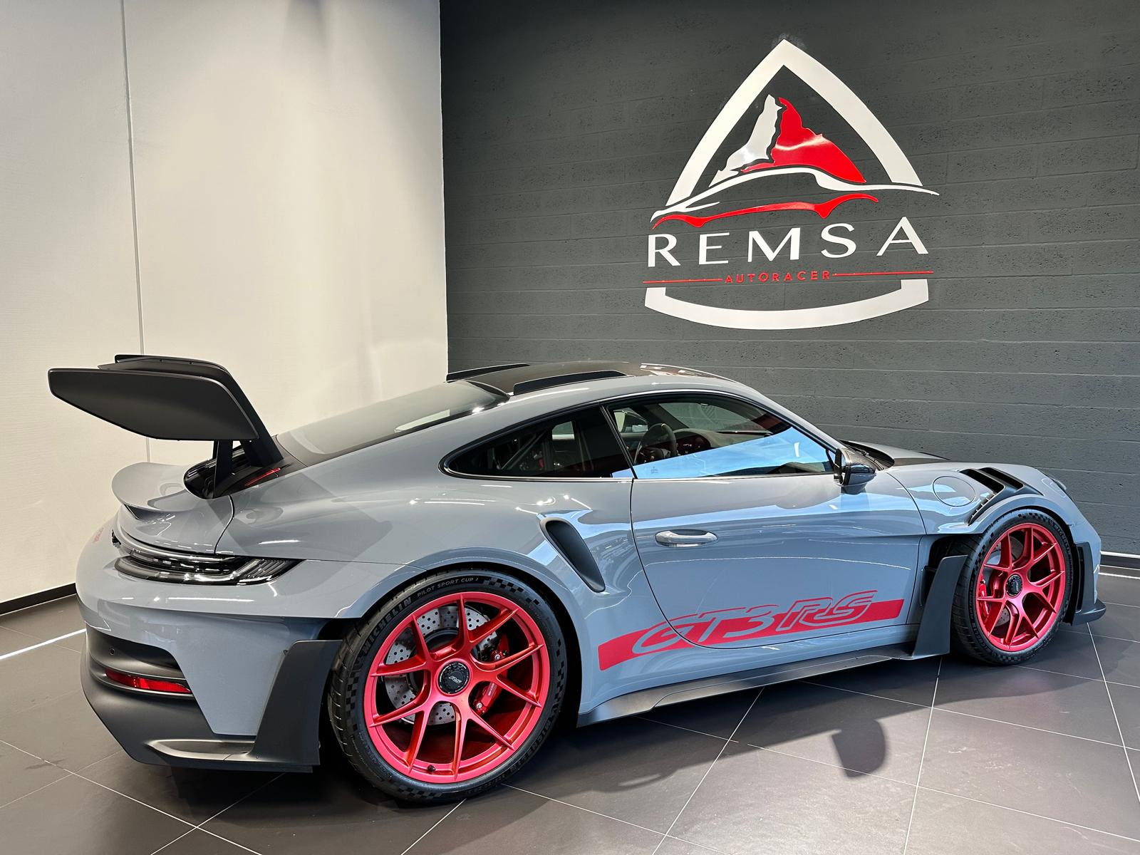PORSCHE 911 GT3 RS-image-11