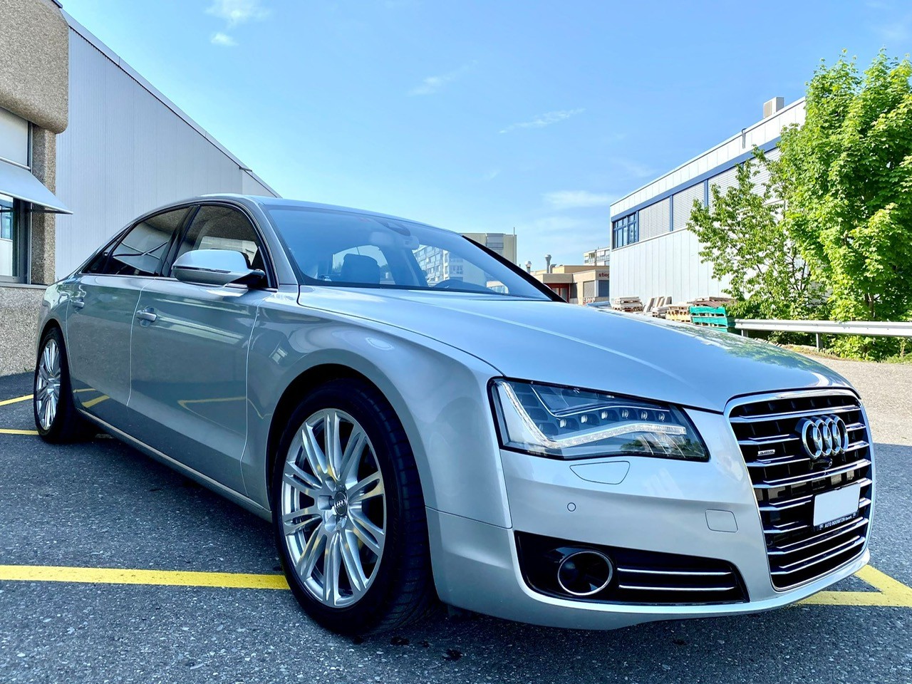AUDI A8 L chauffeur 3.0 (Limousine) Audi AUDI A8 L chauffeur 3.0 (Limousine)