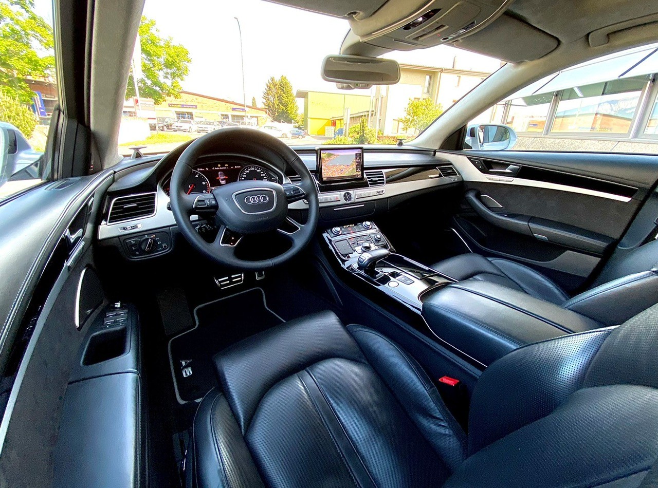 AUDI A8 L chauffeur 3.0 TDI quattro tiptronic-image-9