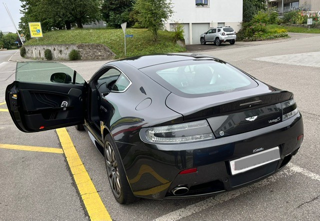 ASTON MARTIN V8 Vantage 4.7 S Sportshift-image-2