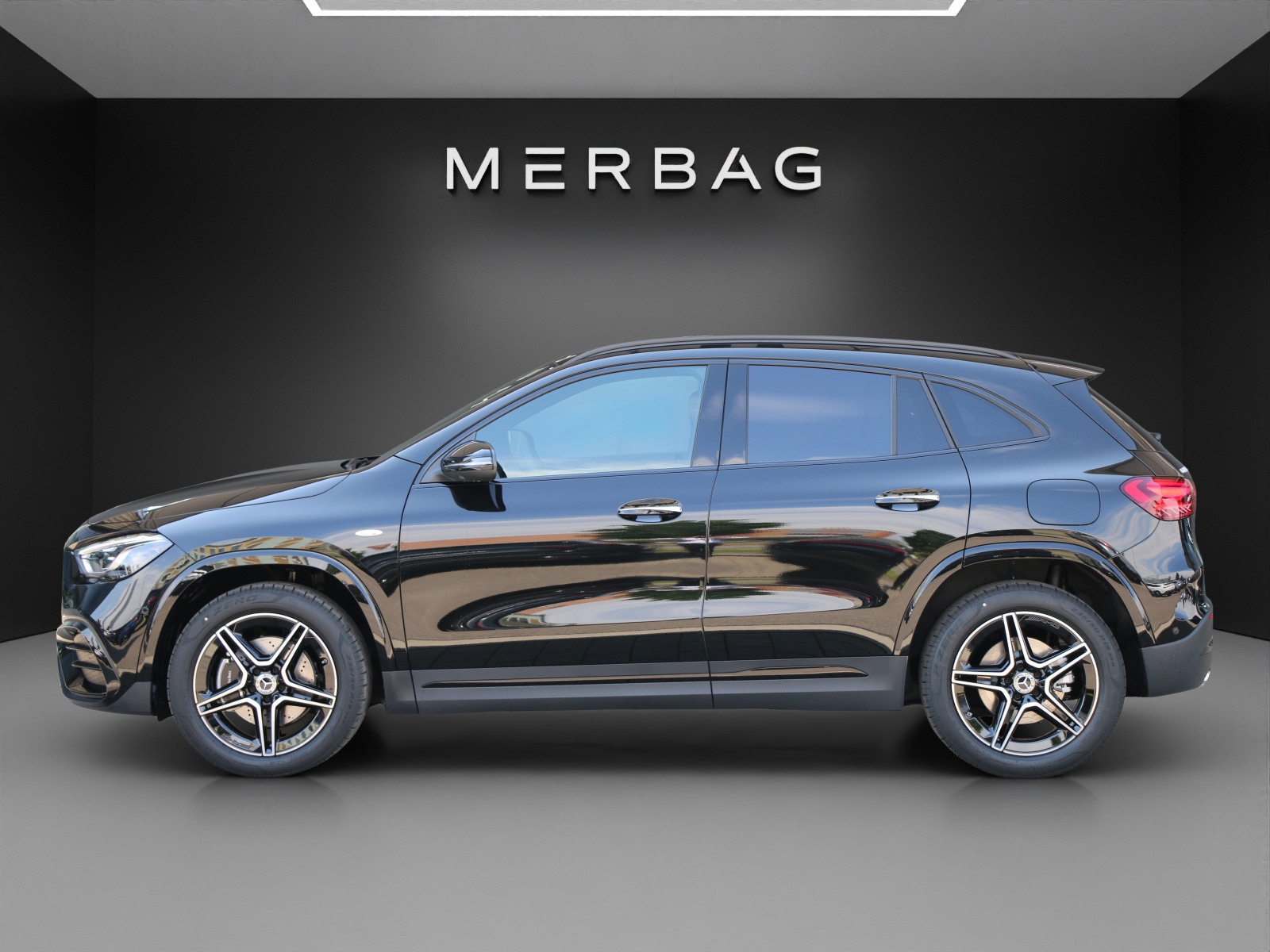 MERCEDES-BENZ GLA 250 e EQ Star 8G-DCT-image-1