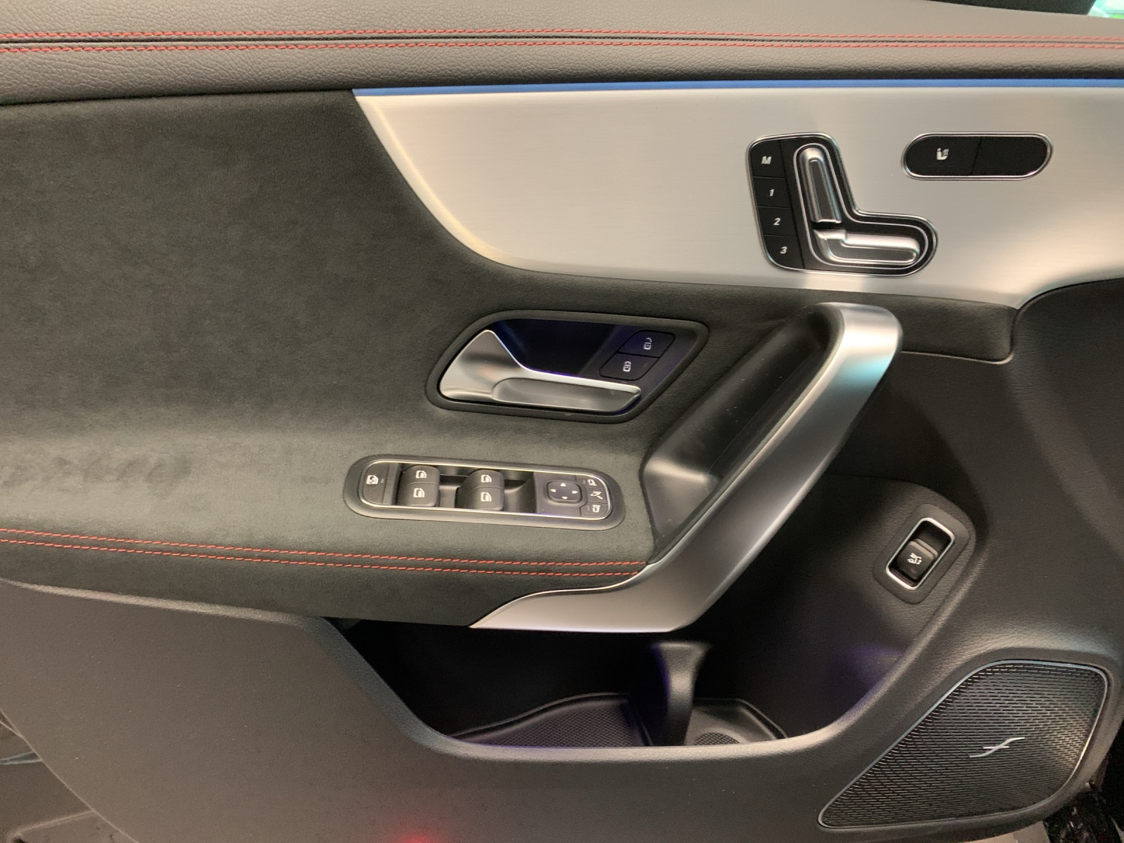 MERCEDES-BENZ CLA Shooting Brake 250 4Matic 8G-DCT-image-8