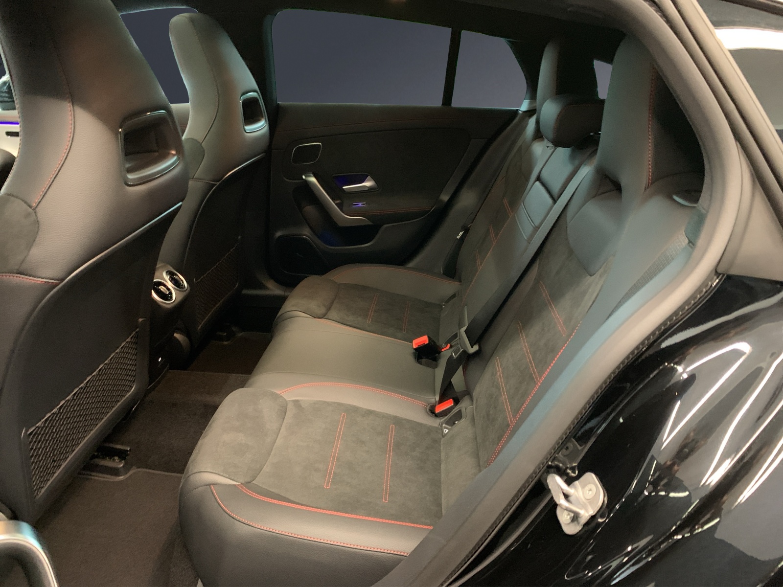 MERCEDES-BENZ CLA Shooting Brake 250 4Matic 8G-DCT-image-10