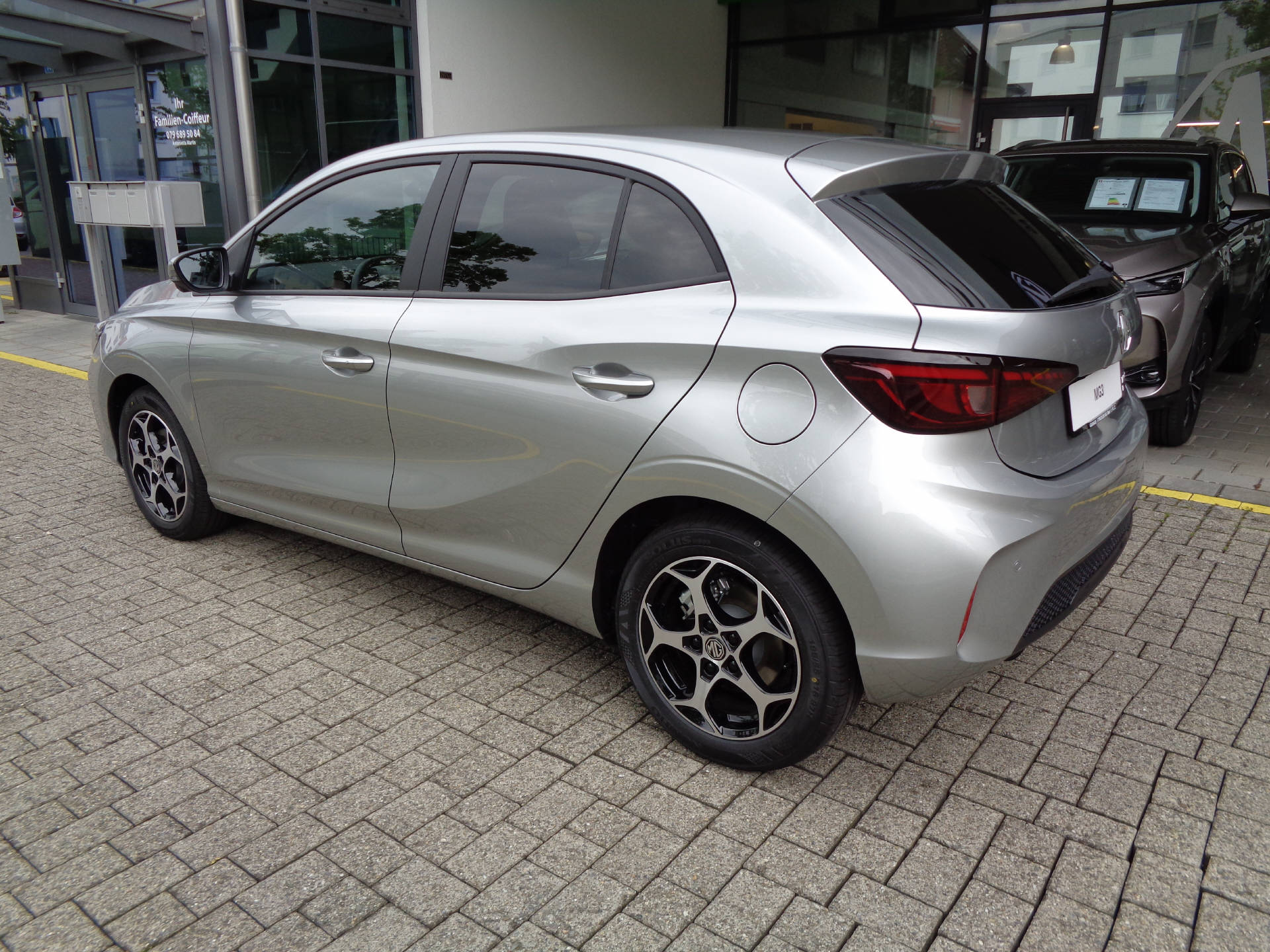 MG 3 1.5 Hybrid Luxury-image-1