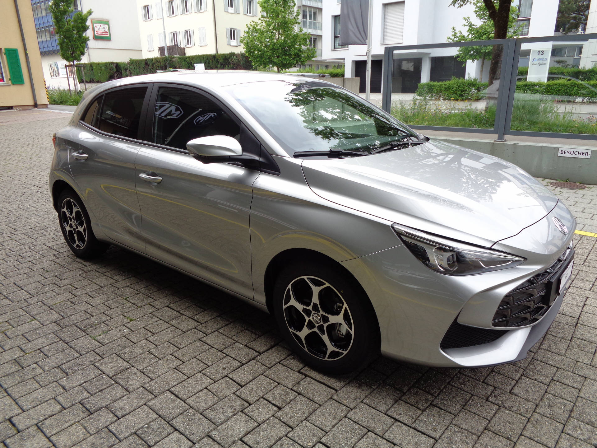 MG 3 1.5 Hybrid Luxury-image-2