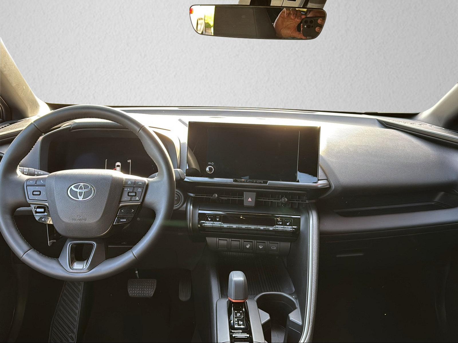 TOYOTA C-HR 2.0 PHEV Trend-image-9