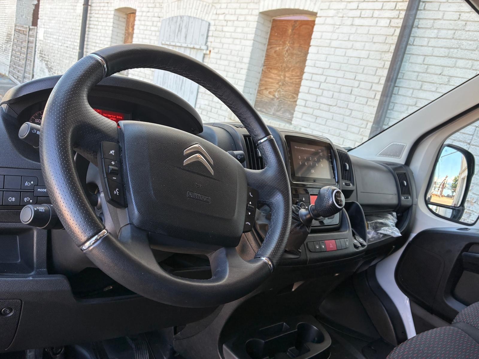 CITROEN Jumper 35 2.2 BlueHDi 140 L3H2-image-13
