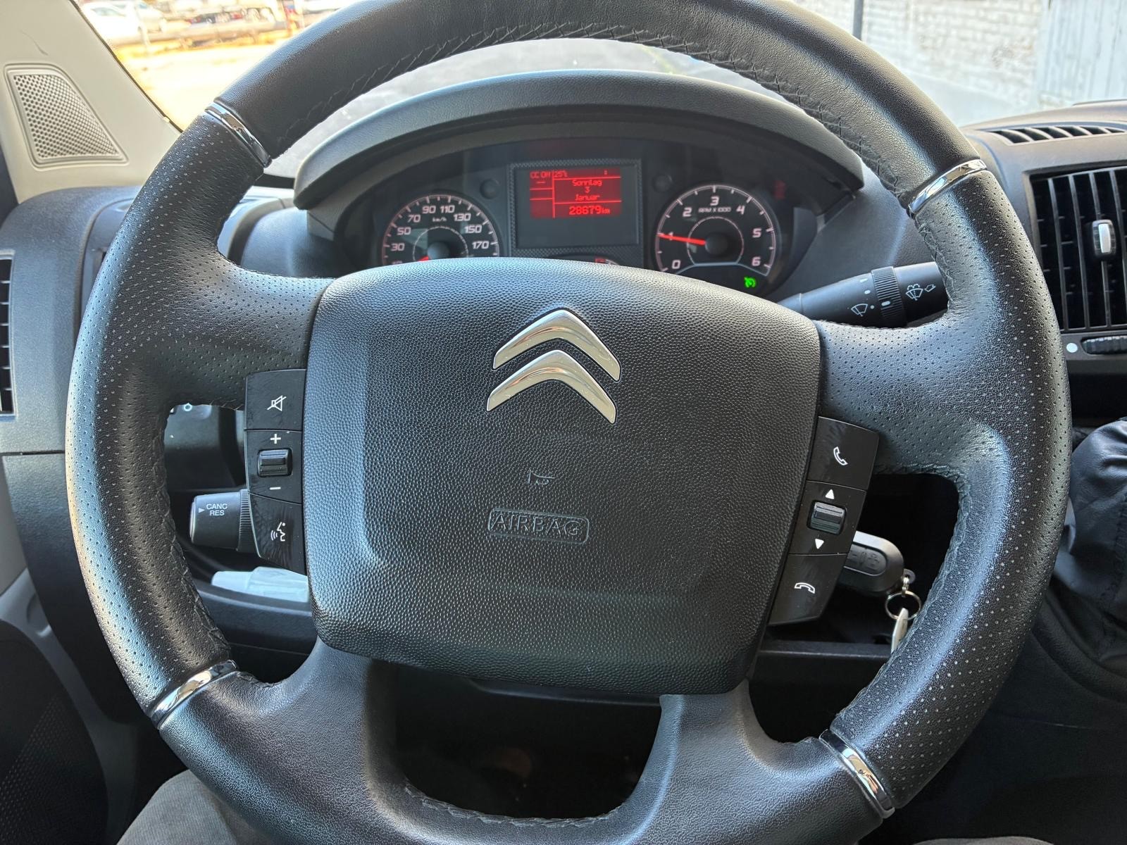 CITROEN Jumper 35 2.2 BlueHDi 140 L3H2-image-15
