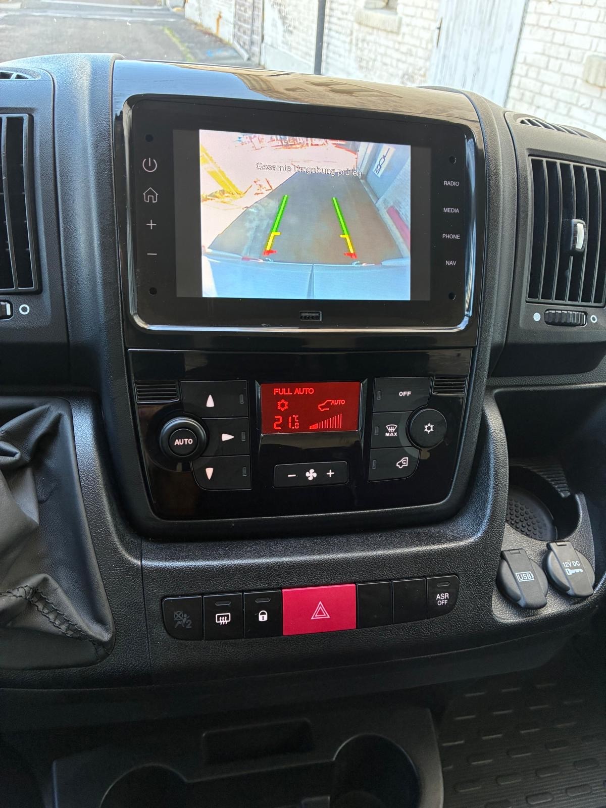 CITROEN Jumper 35 2.2 BlueHDi 140 L3H2-image-14