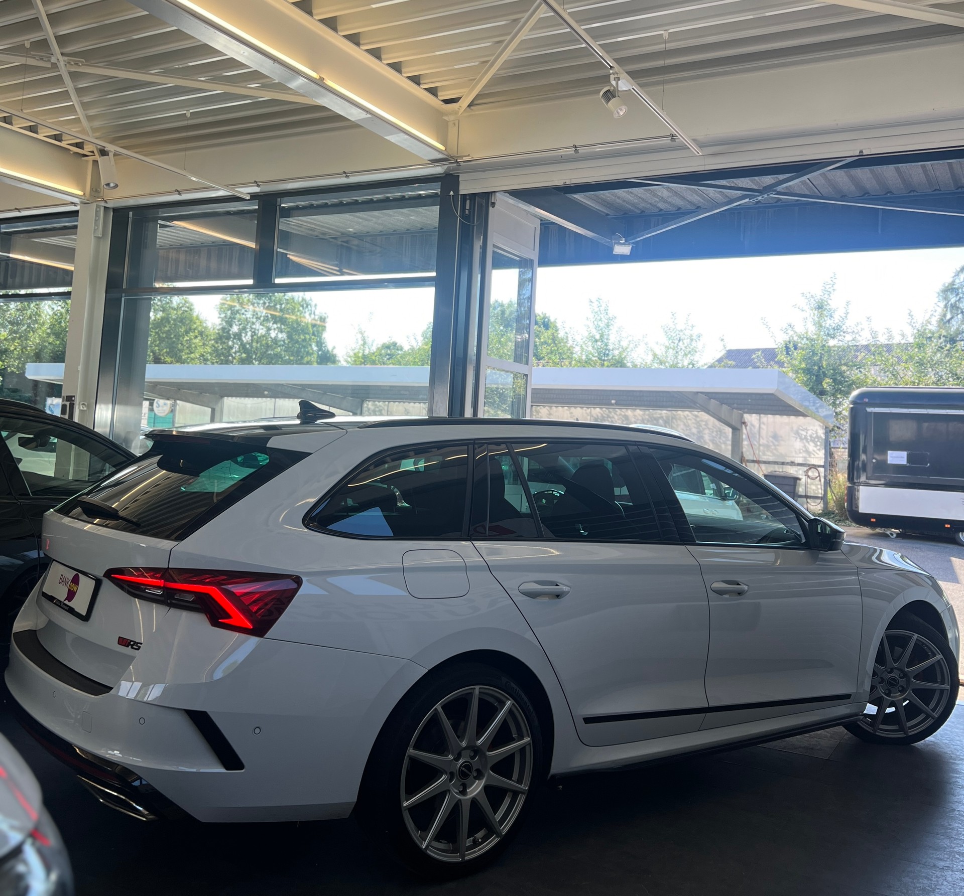 SKODA Octavia Combi 2.0 TDI DSG RS 4x4-image-3