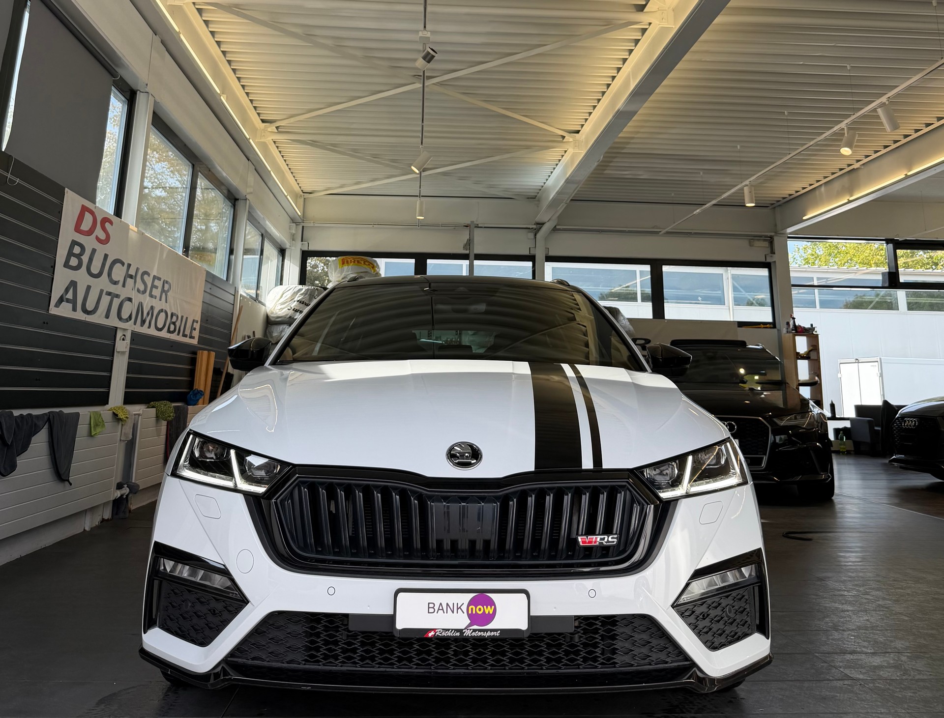 SKODA Octavia Combi 2.0 TDI DSG RS 4x4-image-2