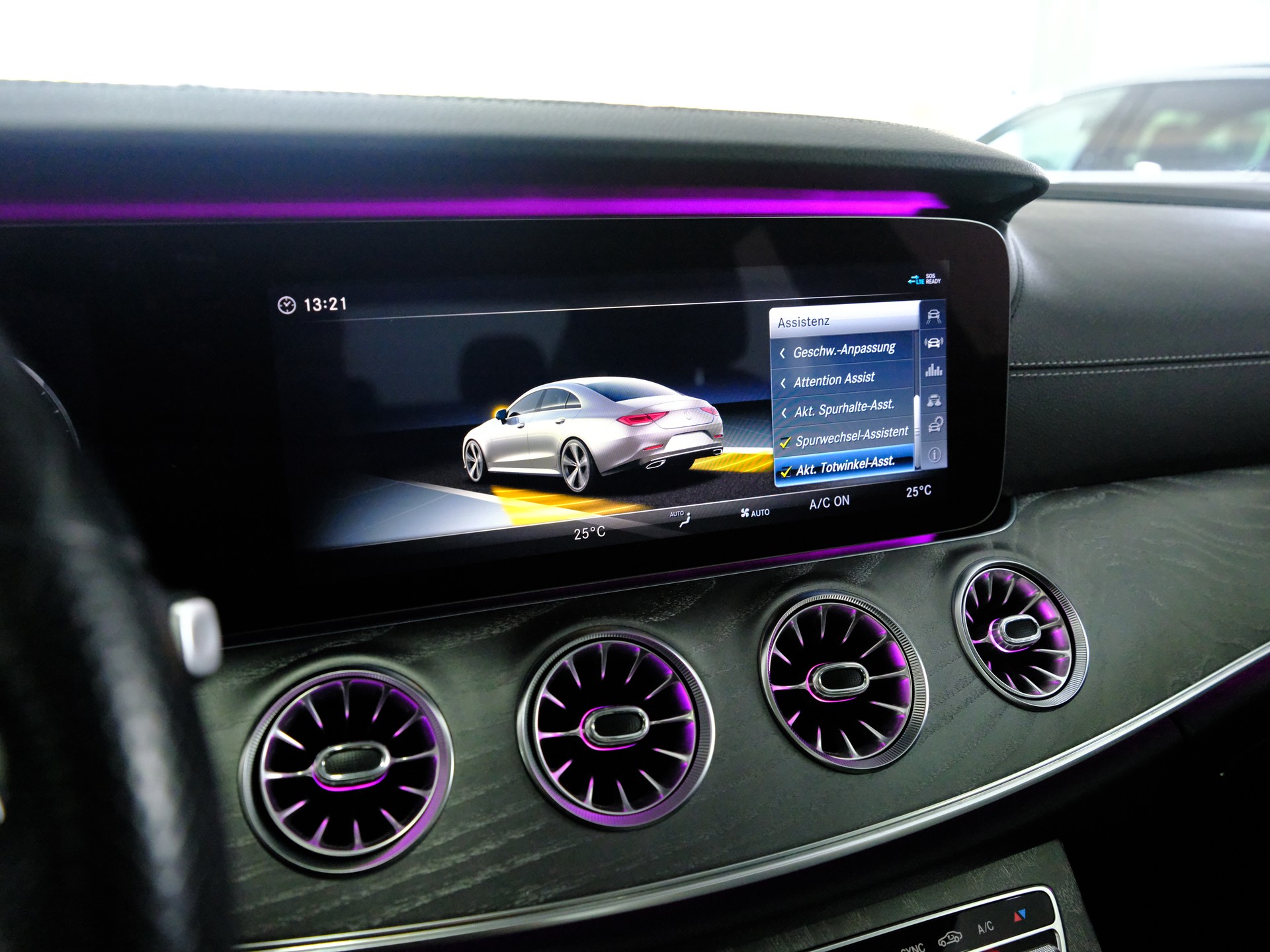 MERCEDES-BENZ CLS 400 d AMG Line 4Matic 9G-Tronic-image-17