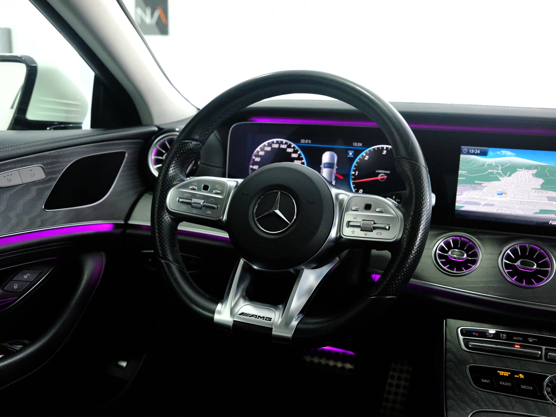 MERCEDES-BENZ CLS 400 d AMG Line 4Matic 9G-Tronic-image-24
