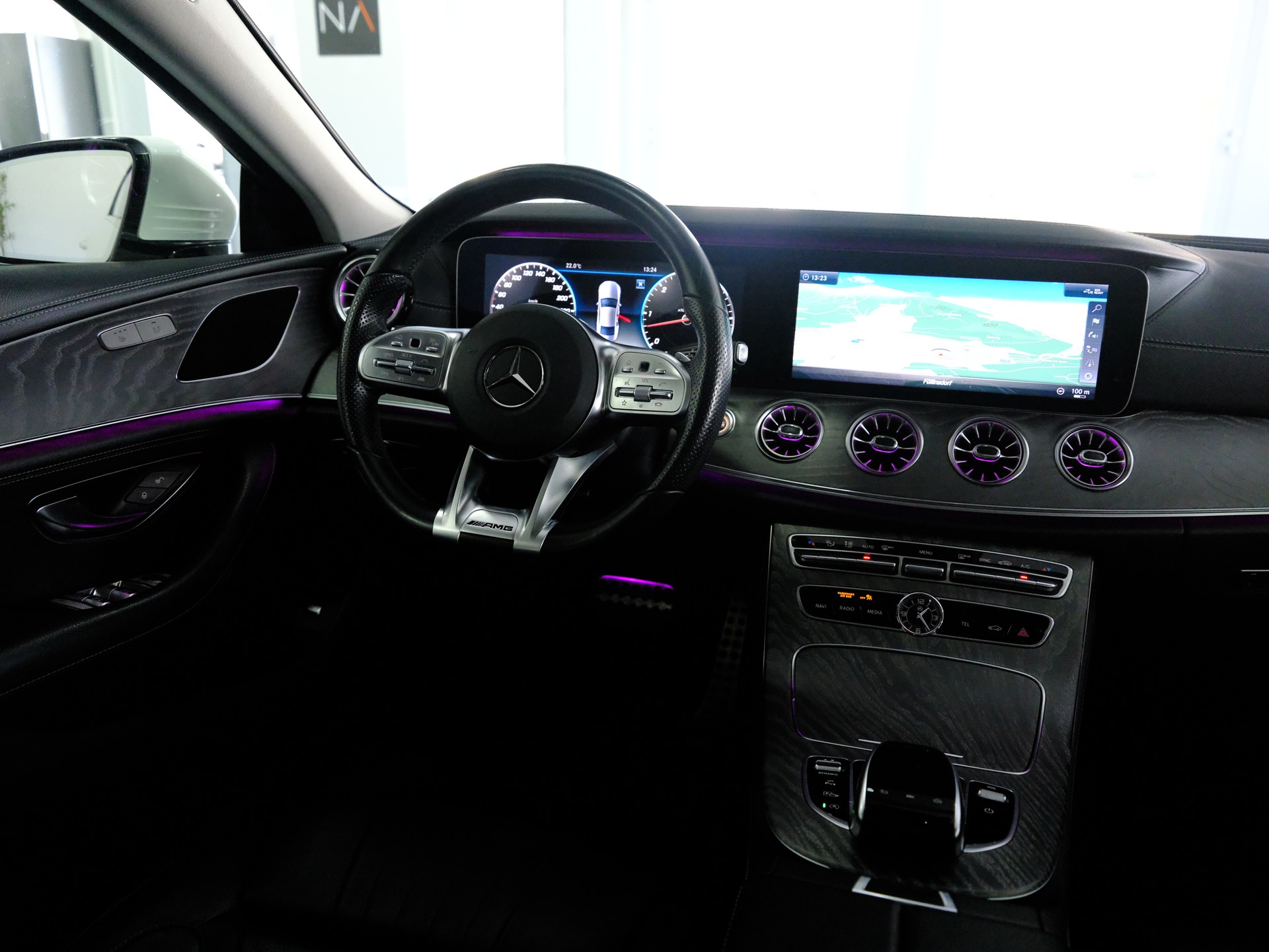MERCEDES-BENZ CLS 400 d AMG Line 4Matic 9G-Tronic-image-23
