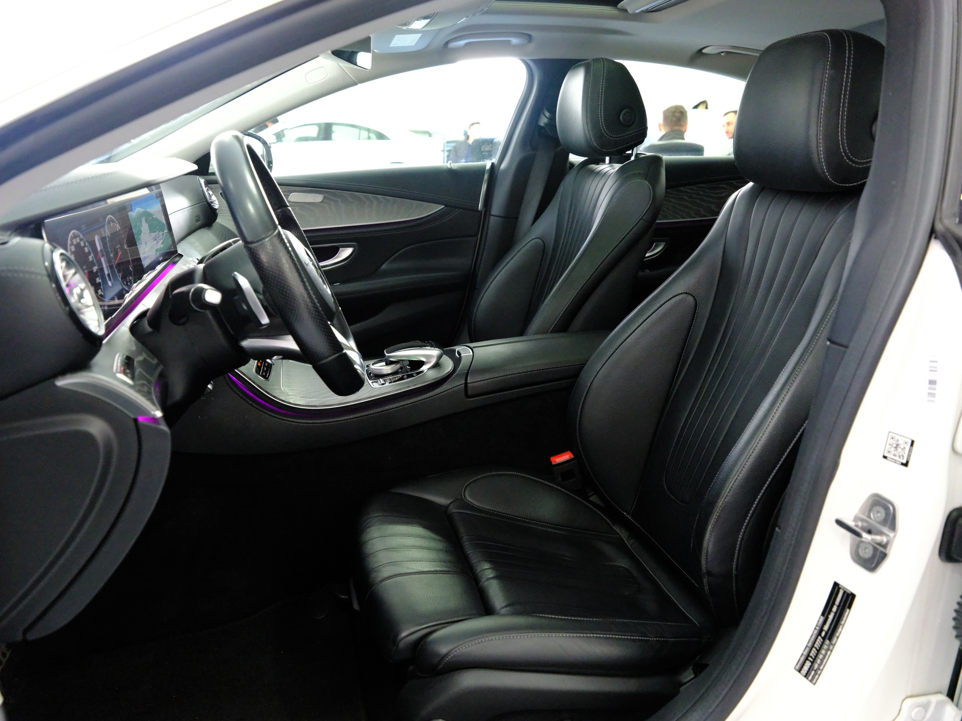 MERCEDES-BENZ CLS 400 d AMG Line 4Matic 9G-Tronic-image-13